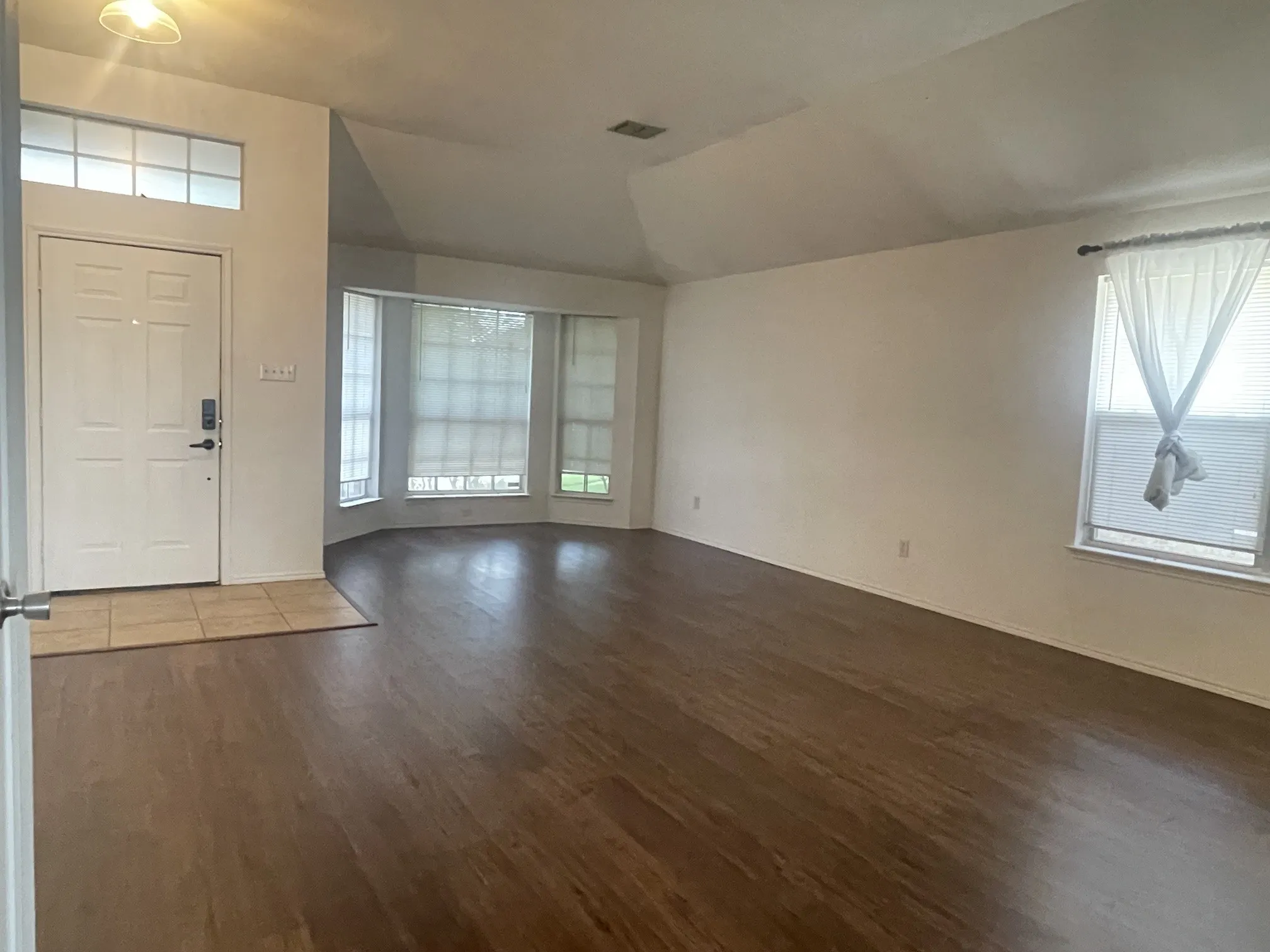 Single Family Residence For Rent in Collin County , 100 Hopewell Drive, Mc Kinney, Texas 75071, 3 Bedroom, 2 Bathroom, 2 Garage spaces, 1,946 Sqft, built in 2000, mls#21345167, Real Estate Agent in Mc Kinney, Homes For Rent in Collin county, Homes For Rent in Mc Kinney, Realtor in Mc Kinney Texas, Real Estate Brokerage Independent Realty Texas, Luminita Cordes Realtor