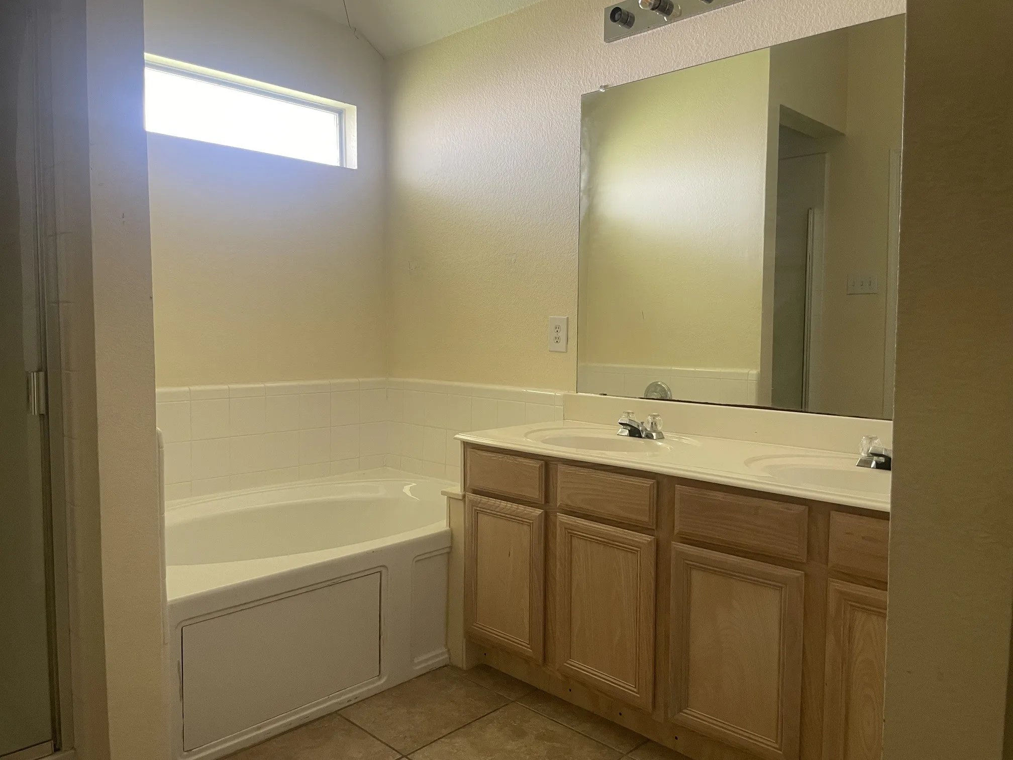 Single Family Residence For Rent in Collin County , 100 Hopewell Drive, Mc Kinney, Texas 75071, 3 Bedroom, 2 Bathroom, 2 Garage spaces, 1,946 Sqft, built in 2000, mls#21345167, Real Estate Agent in Mc Kinney, Homes For Rent in Collin county, Homes For Rent in Mc Kinney, Realtor in Mc Kinney Texas, Real Estate Brokerage Independent Realty Texas, Luminita Cordes Realtor