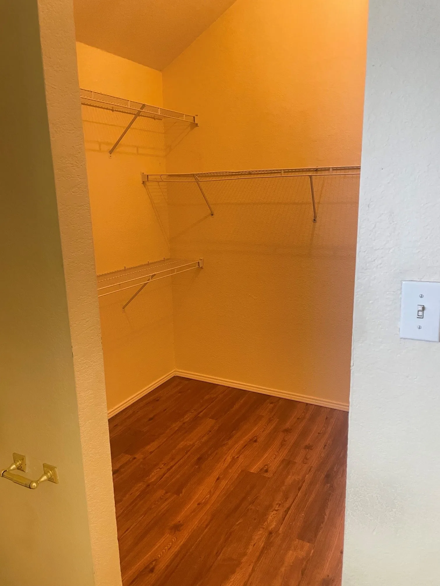 Single Family Residence For Rent in Collin County , 100 Hopewell Drive, Mc Kinney, Texas 75071, 3 Bedroom, 2 Bathroom, 2 Garage spaces, 1,946 Sqft, built in 2000, mls#21345167, Real Estate Agent in Mc Kinney, Homes For Rent in Collin county, Homes For Rent in Mc Kinney, Realtor in Mc Kinney Texas, Real Estate Brokerage Independent Realty Texas, Luminita Cordes Realtor