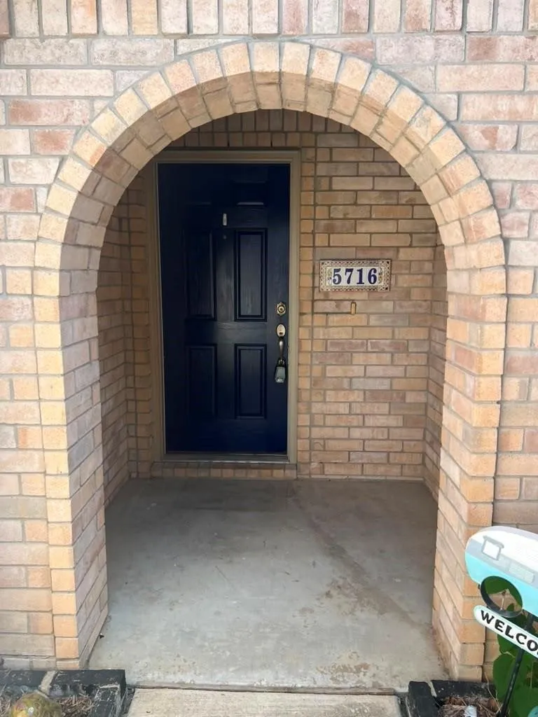Single Family Residence For Rent in Tarrant County , 5716 Sapphire Pool Trail, Fort Worth, Texas 76244, 3 Bedroom, 2 Bathroom, 2 Garage spaces, 1,916 Sqft, built in 2010, mls#21345169, Real Estate Agent in Fort Worth, Homes For Rent in Tarrant county, Homes For Rent in Fort Worth, Realtor in Fort Worth Texas, Real Estate Brokerage Independent Realty Texas, Luminita Cordes Realtor