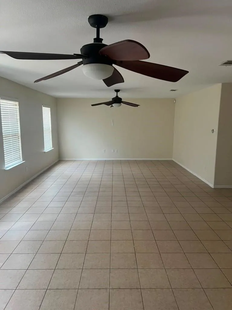 Single Family Residence For Rent in Tarrant County , 5716 Sapphire Pool Trail, Fort Worth, Texas 76244, 3 Bedroom, 2 Bathroom, 2 Garage spaces, 1,916 Sqft, built in 2010, mls#21345169, Real Estate Agent in Fort Worth, Homes For Rent in Tarrant county, Homes For Rent in Fort Worth, Realtor in Fort Worth Texas, Real Estate Brokerage Independent Realty Texas, Luminita Cordes Realtor