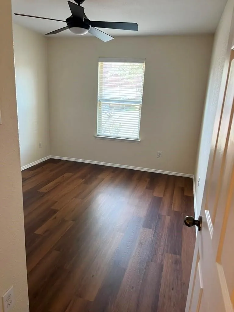 Single Family Residence For Rent in Tarrant County , 5716 Sapphire Pool Trail, Fort Worth, Texas 76244, 3 Bedroom, 2 Bathroom, 2 Garage spaces, 1,916 Sqft, built in 2010, mls#21345169, Real Estate Agent in Fort Worth, Homes For Rent in Tarrant county, Homes For Rent in Fort Worth, Realtor in Fort Worth Texas, Real Estate Brokerage Independent Realty Texas, Luminita Cordes Realtor