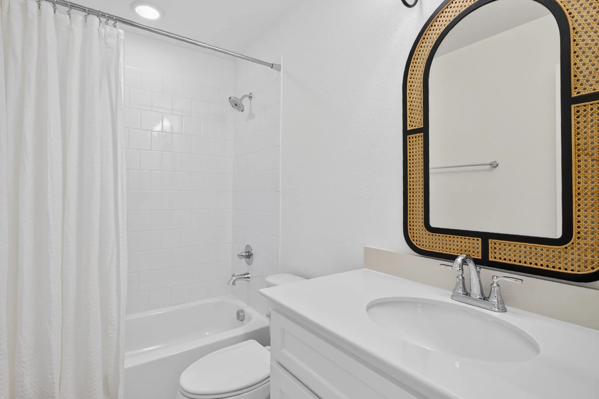 Full bathroom adjacent to guest bedroom.