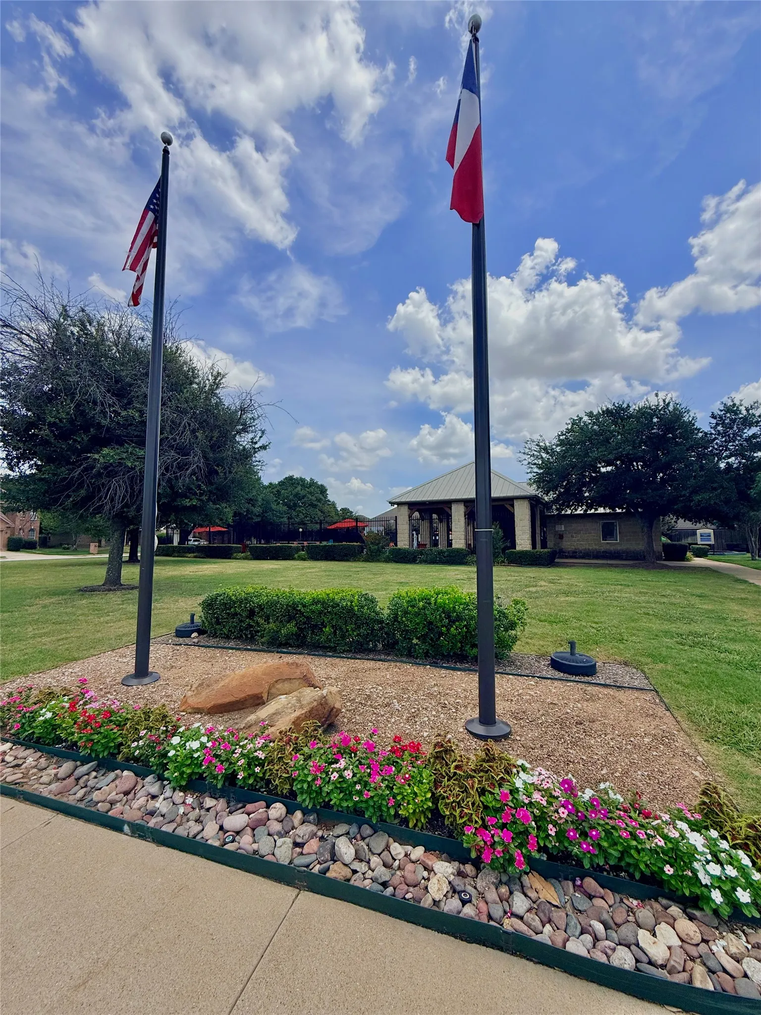 Single Family Residence For Sale in Denton County , 2153 Shawnee Trail, Fort Worth, Texas 76247, 4 Bedroom, 3 Bathroom, 2 Garage spaces, 2,609 Sqft, built in 2003, mls#21345042, Real Estate Agent in Fort Worth, Homes For Sale in Denton county, Homes For Sale in Fort Worth, Realtor in Fort Worth Texas, Real Estate Brokerage Independent Realty Texas, Luminita Cordes Realtor