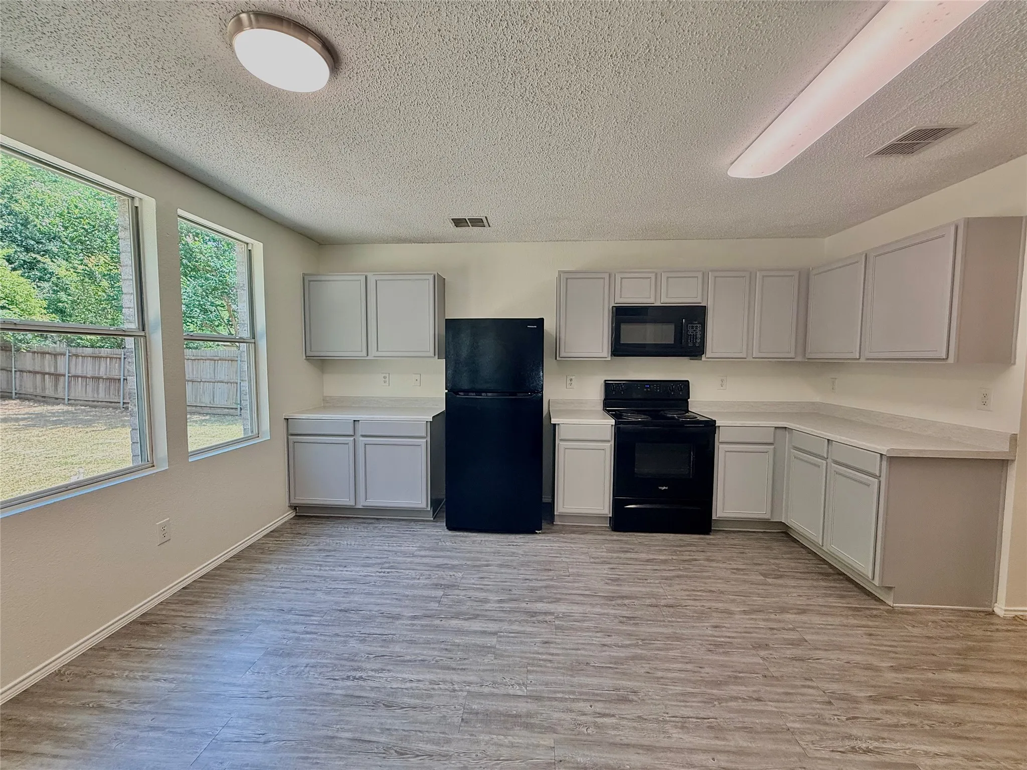 Single Family Residence For Sale in Denton County , 2153 Shawnee Trail, Fort Worth, Texas 76247, 4 Bedroom, 3 Bathroom, 2 Garage spaces, 2,609 Sqft, built in 2003, mls#21345042, Real Estate Agent in Fort Worth, Homes For Sale in Denton county, Homes For Sale in Fort Worth, Realtor in Fort Worth Texas, Real Estate Brokerage Independent Realty Texas, Luminita Cordes Realtor