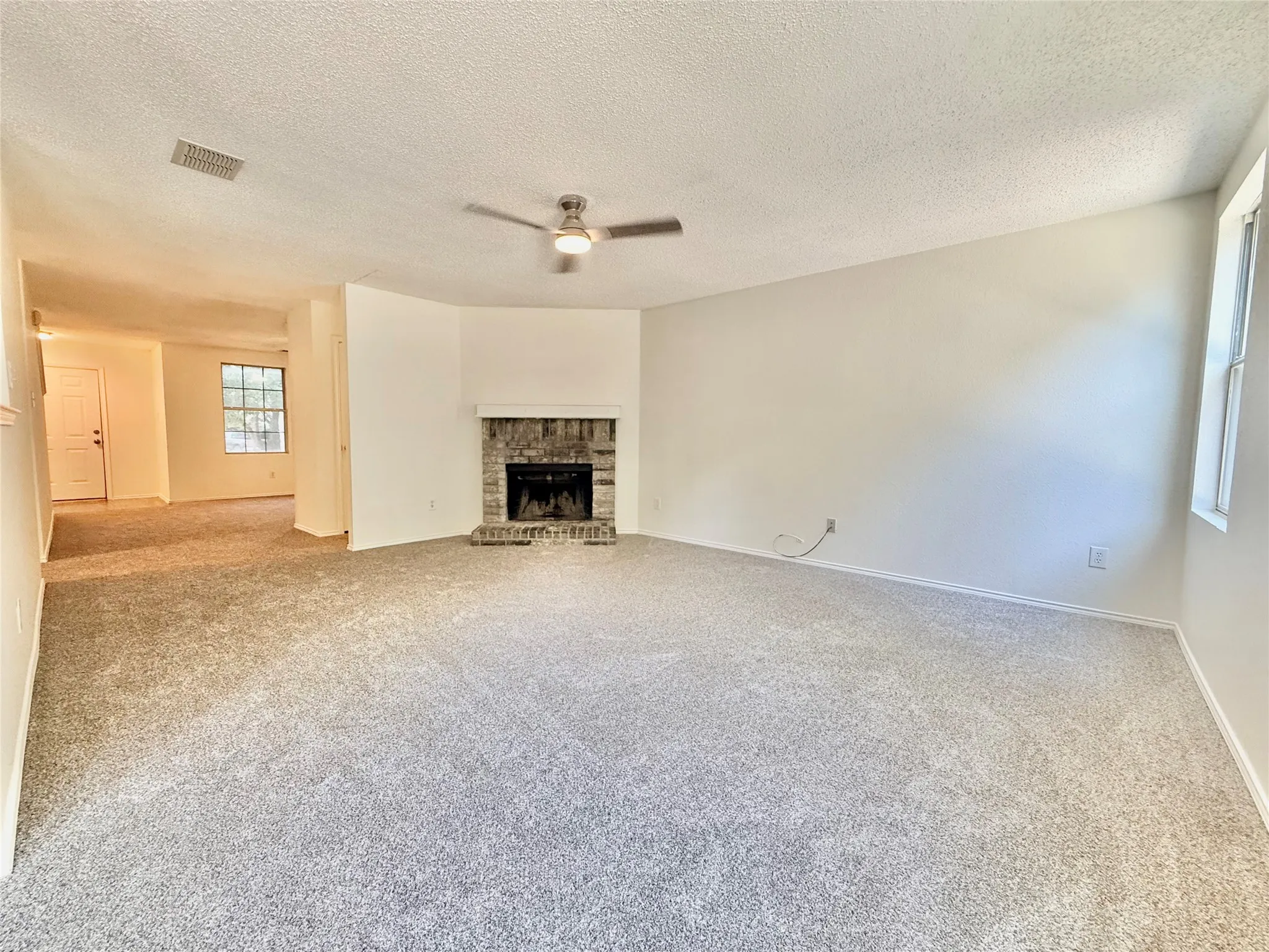 Single Family Residence For Sale in Denton County , 2153 Shawnee Trail, Fort Worth, Texas 76247, 4 Bedroom, 3 Bathroom, 2 Garage spaces, 2,609 Sqft, built in 2003, mls#21345042, Real Estate Agent in Fort Worth, Homes For Sale in Denton county, Homes For Sale in Fort Worth, Realtor in Fort Worth Texas, Real Estate Brokerage Independent Realty Texas, Luminita Cordes Realtor