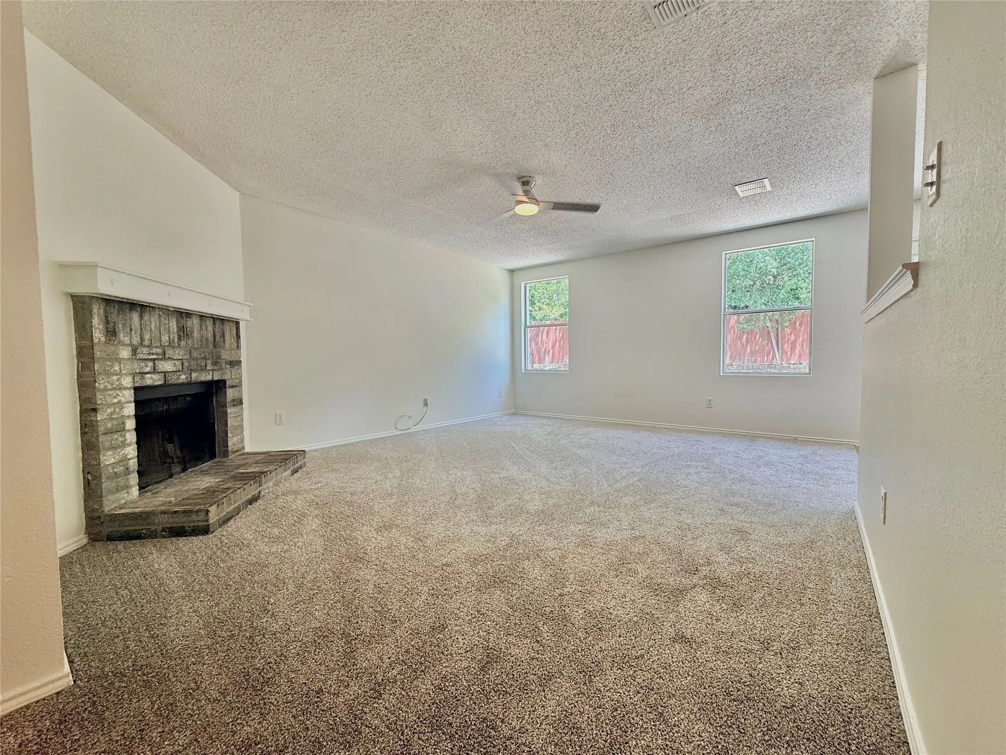 Single Family Residence For Sale in Denton County , 2153 Shawnee Trail, Fort Worth, Texas 76247, 4 Bedroom, 3 Bathroom, 2 Garage spaces, 2,609 Sqft, built in 2003, mls#21345042, Real Estate Agent in Fort Worth, Homes For Sale in Denton county, Homes For Sale in Fort Worth, Realtor in Fort Worth Texas, Real Estate Brokerage Independent Realty Texas, Luminita Cordes Realtor