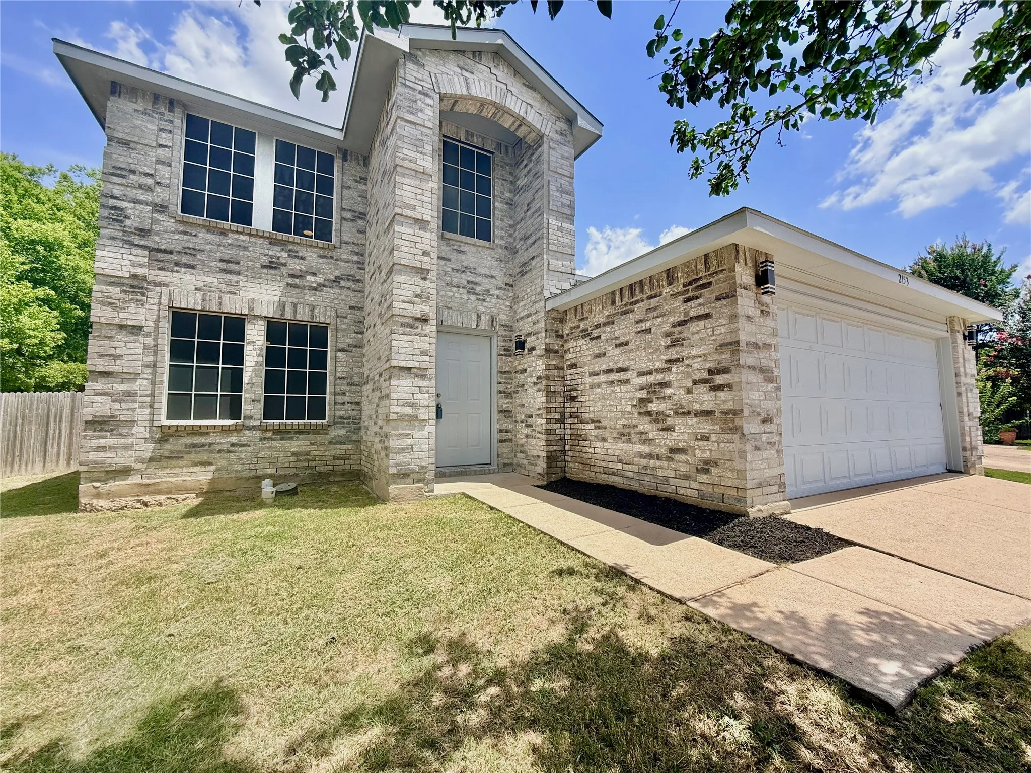 Single Family Residence For Sale in Denton County , 2153 Shawnee Trail, Fort Worth, Texas 76247, 4 Bedroom, 3 Bathroom, 2 Garage spaces, 2,609 Sqft, built in 2003, mls#21345042, Real Estate Agent in Fort Worth, Homes For Sale in Denton county, Homes For Sale in Fort Worth, Realtor in Fort Worth Texas, Real Estate Brokerage Independent Realty Texas, Luminita Cordes Realtor