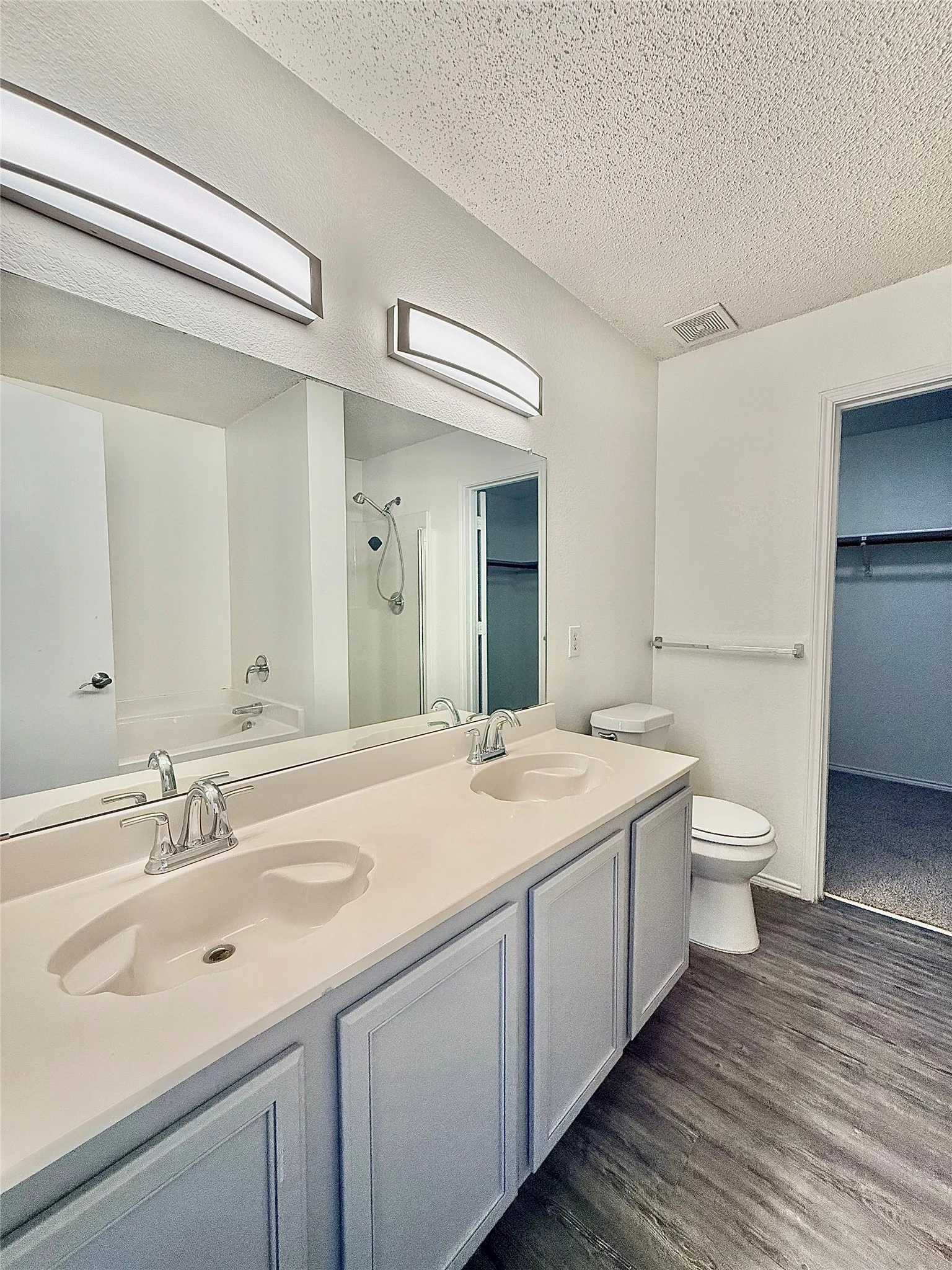 Single Family Residence For Sale in Denton County , 2153 Shawnee Trail, Fort Worth, Texas 76247, 4 Bedroom, 3 Bathroom, 2 Garage spaces, 2,609 Sqft, built in 2003, mls#21345042, Real Estate Agent in Fort Worth, Homes For Sale in Denton county, Homes For Sale in Fort Worth, Realtor in Fort Worth Texas, Real Estate Brokerage Independent Realty Texas, Luminita Cordes Realtor