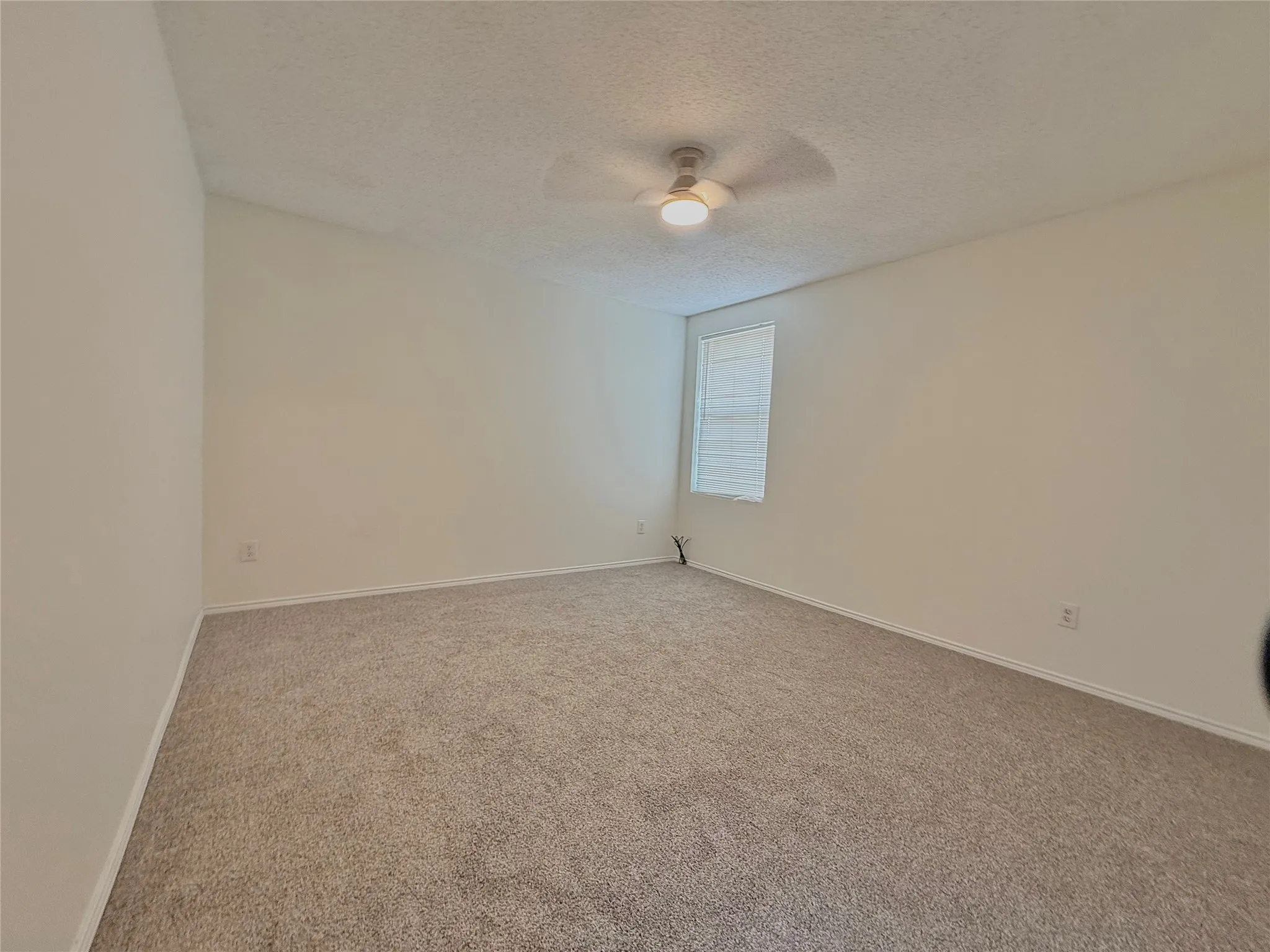 Single Family Residence For Sale in Denton County , 2153 Shawnee Trail, Fort Worth, Texas 76247, 4 Bedroom, 3 Bathroom, 2 Garage spaces, 2,609 Sqft, built in 2003, mls#21345042, Real Estate Agent in Fort Worth, Homes For Sale in Denton county, Homes For Sale in Fort Worth, Realtor in Fort Worth Texas, Real Estate Brokerage Independent Realty Texas, Luminita Cordes Realtor