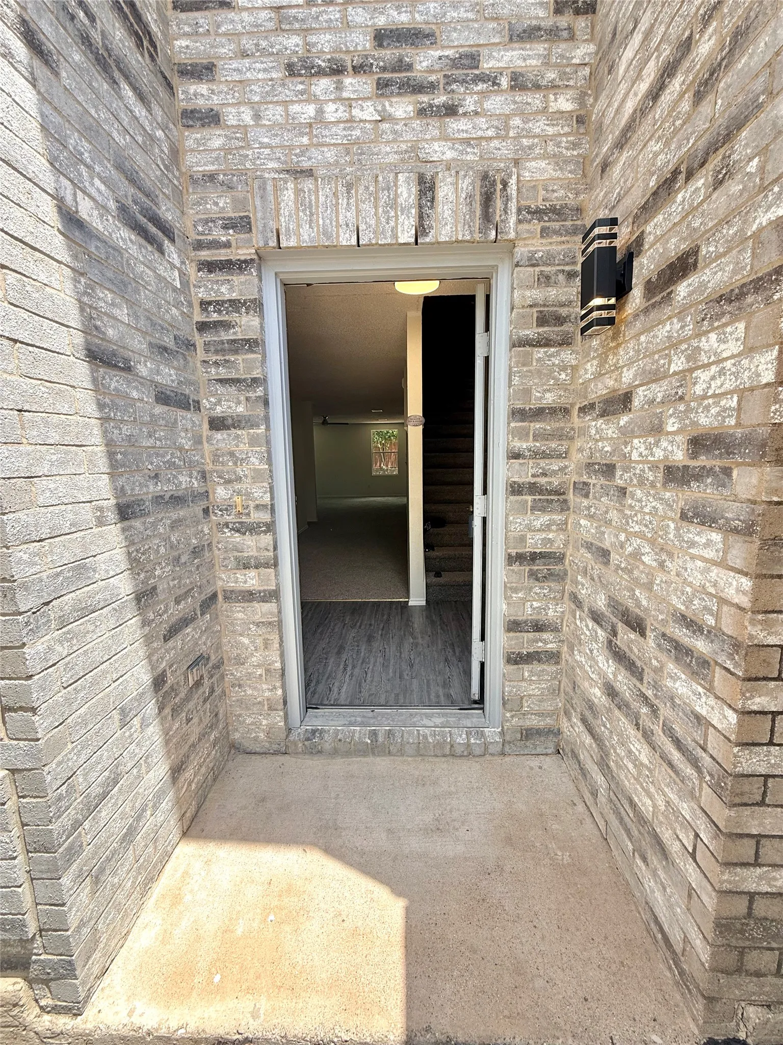 Single Family Residence For Sale in Denton County , 2153 Shawnee Trail, Fort Worth, Texas 76247, 4 Bedroom, 3 Bathroom, 2 Garage spaces, 2,609 Sqft, built in 2003, mls#21345042, Real Estate Agent in Fort Worth, Homes For Sale in Denton county, Homes For Sale in Fort Worth, Realtor in Fort Worth Texas, Real Estate Brokerage Independent Realty Texas, Luminita Cordes Realtor