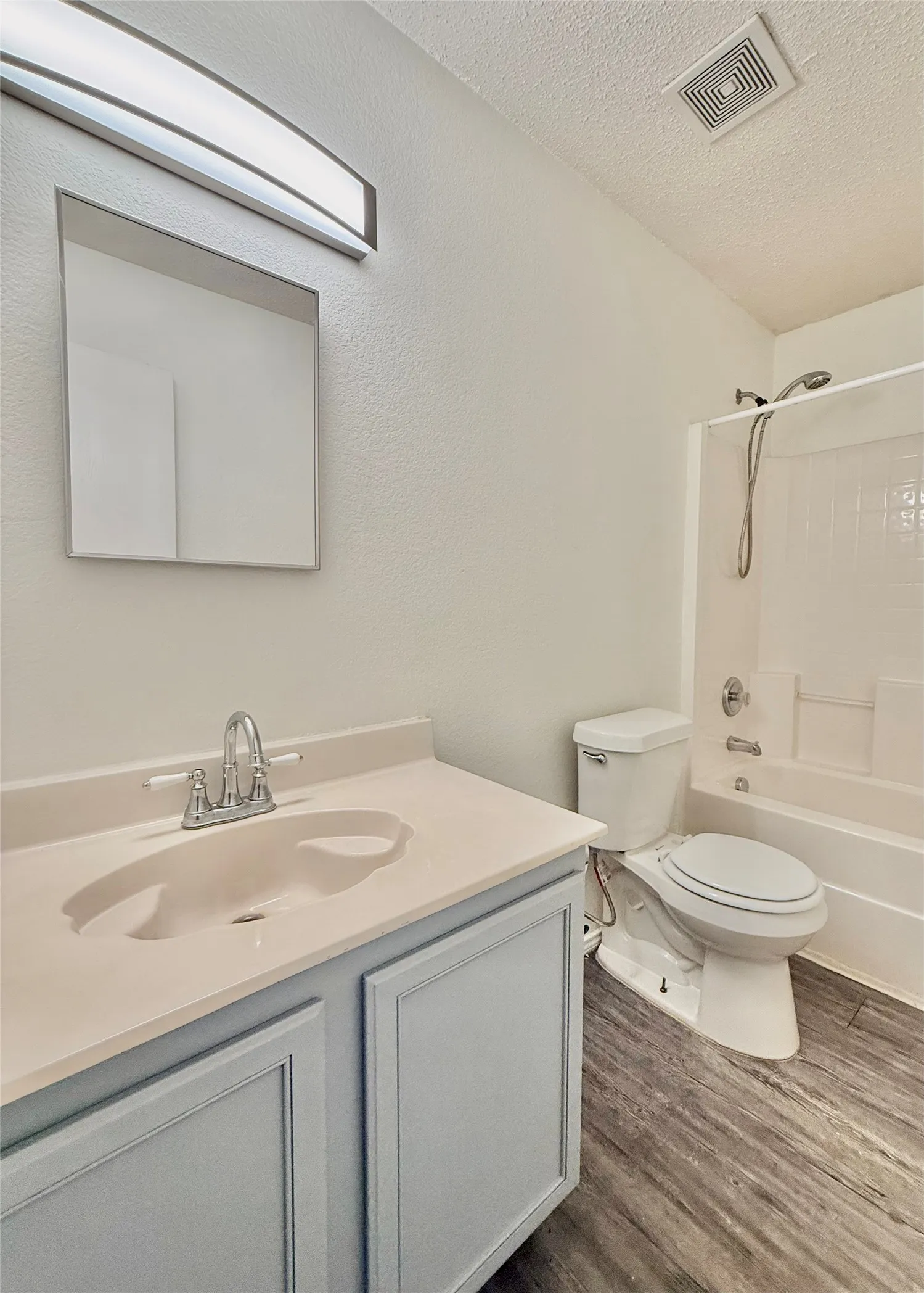 Single Family Residence For Sale in Denton County , 2153 Shawnee Trail, Fort Worth, Texas 76247, 4 Bedroom, 3 Bathroom, 2 Garage spaces, 2,609 Sqft, built in 2003, mls#21345042, Real Estate Agent in Fort Worth, Homes For Sale in Denton county, Homes For Sale in Fort Worth, Realtor in Fort Worth Texas, Real Estate Brokerage Independent Realty Texas, Luminita Cordes Realtor