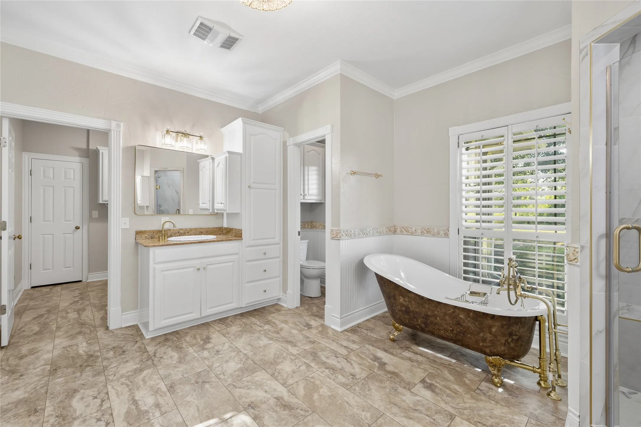 Single Family Residence For Sale in Cooke County , 200 County Road 2130, Gainesville, Texas 76240, 4 Bedrooms, 3 Bathrooms, 3 Garage spaces, 3,695 Sqft, built in 1998, Price $1,350,000, mls#21333097, Real Estate Agent in Gainesville, Homes For Sale in Cooke county, Homes For Sale in Gainesville, Realtor in Gainesville Texas, Real Estate Brokerage Independent Realty Texas, Luminita Cordes Realtor