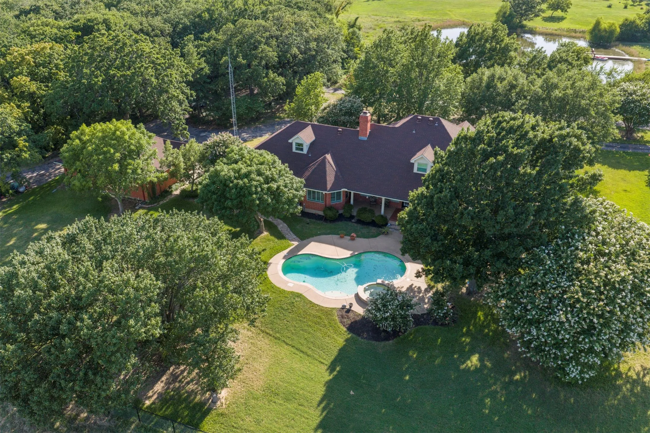 Single Family Residence For Sale in Cooke County , 200 County Road 2130, Gainesville, Texas 76240, 4 Bedrooms, 3 Bathrooms, 3 Garage spaces, 3,695 Sqft, built in 1998, Price $1,350,000, mls#21333097, Real Estate Agent in Gainesville, Homes For Sale in Cooke county, Homes For Sale in Gainesville, Realtor in Gainesville Texas, Real Estate Brokerage Independent Realty Texas, Luminita Cordes Realtor