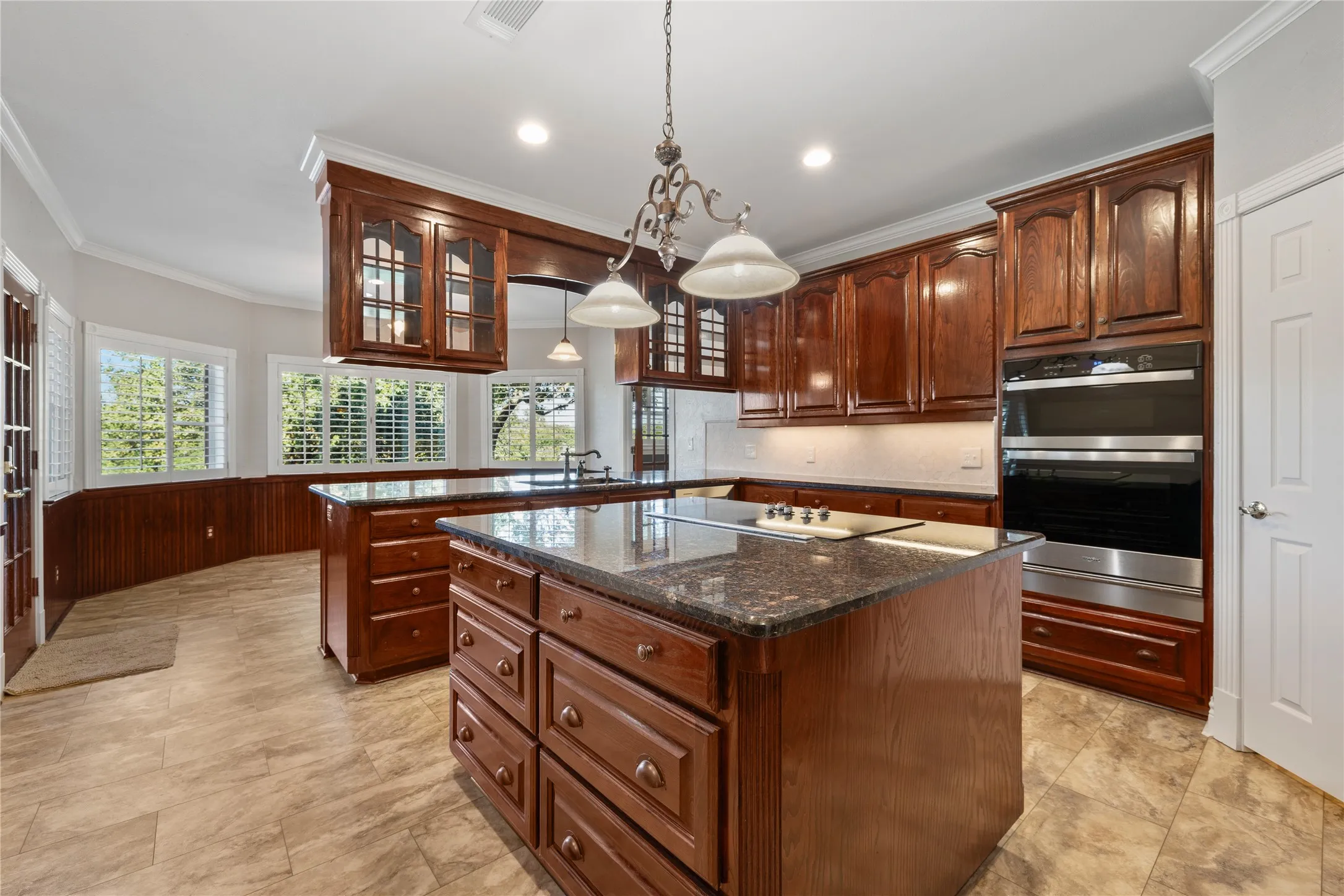 Single Family Residence For Sale in Cooke County , 200 County Road 2130, Gainesville, Texas 76240, 4 Bedrooms, 3 Bathrooms, 3 Garage spaces, 3,695 Sqft, built in 1998, Price $1,350,000, mls#21333097, Real Estate Agent in Gainesville, Homes For Sale in Cooke county, Homes For Sale in Gainesville, Realtor in Gainesville Texas, Real Estate Brokerage Independent Realty Texas, Luminita Cordes Realtor