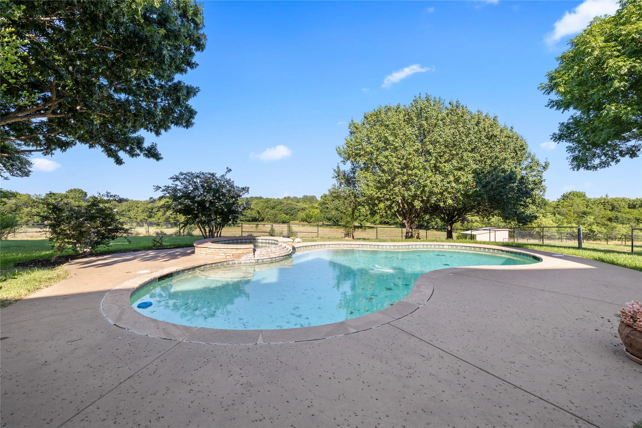 Single Family Residence For Sale in Cooke County , 200 County Road 2130, Gainesville, Texas 76240, 4 Bedrooms, 3 Bathrooms, 3 Garage spaces, 3,695 Sqft, built in 1998, Price $1,350,000, mls#21333097, Real Estate Agent in Gainesville, Homes For Sale in Cooke county, Homes For Sale in Gainesville, Realtor in Gainesville Texas, Real Estate Brokerage Independent Realty Texas, Luminita Cordes Realtor