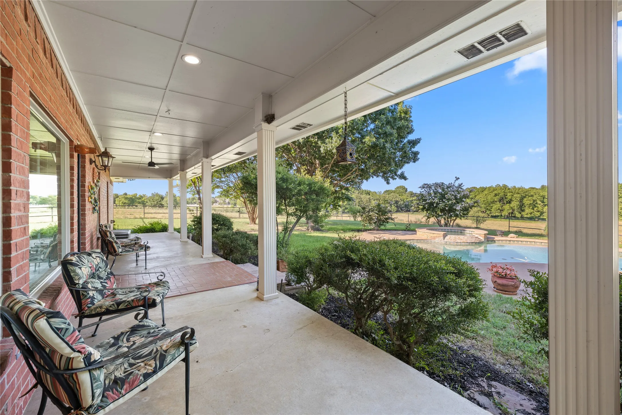 Single Family Residence For Sale in Cooke County , 200 County Road 2130, Gainesville, Texas 76240, 4 Bedrooms, 3 Bathrooms, 3 Garage spaces, 3,695 Sqft, built in 1998, Price $1,350,000, mls#21333097, Real Estate Agent in Gainesville, Homes For Sale in Cooke county, Homes For Sale in Gainesville, Realtor in Gainesville Texas, Real Estate Brokerage Independent Realty Texas, Luminita Cordes Realtor