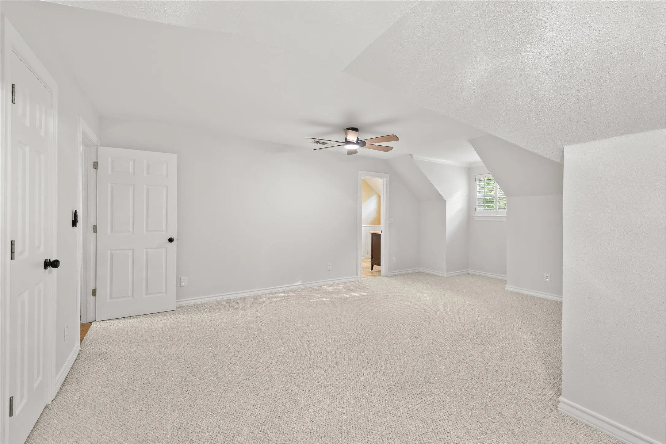 Single Family Residence For Sale in Cooke County , 200 County Road 2130, Gainesville, Texas 76240, 4 Bedrooms, 3 Bathrooms, 3 Garage spaces, 3,695 Sqft, built in 1998, Price $1,350,000, mls#21333097, Real Estate Agent in Gainesville, Homes For Sale in Cooke county, Homes For Sale in Gainesville, Realtor in Gainesville Texas, Real Estate Brokerage Independent Realty Texas, Luminita Cordes Realtor