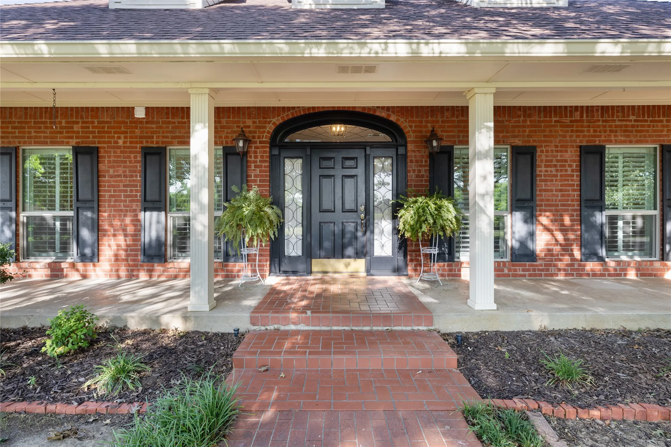 Single Family Residence For Sale in Cooke County , 200 County Road 2130, Gainesville, Texas 76240, 4 Bedrooms, 3 Bathrooms, 3 Garage spaces, 3,695 Sqft, built in 1998, Price $1,350,000, mls#21333097, Real Estate Agent in Gainesville, Homes For Sale in Cooke county, Homes For Sale in Gainesville, Realtor in Gainesville Texas, Real Estate Brokerage Independent Realty Texas, Luminita Cordes Realtor