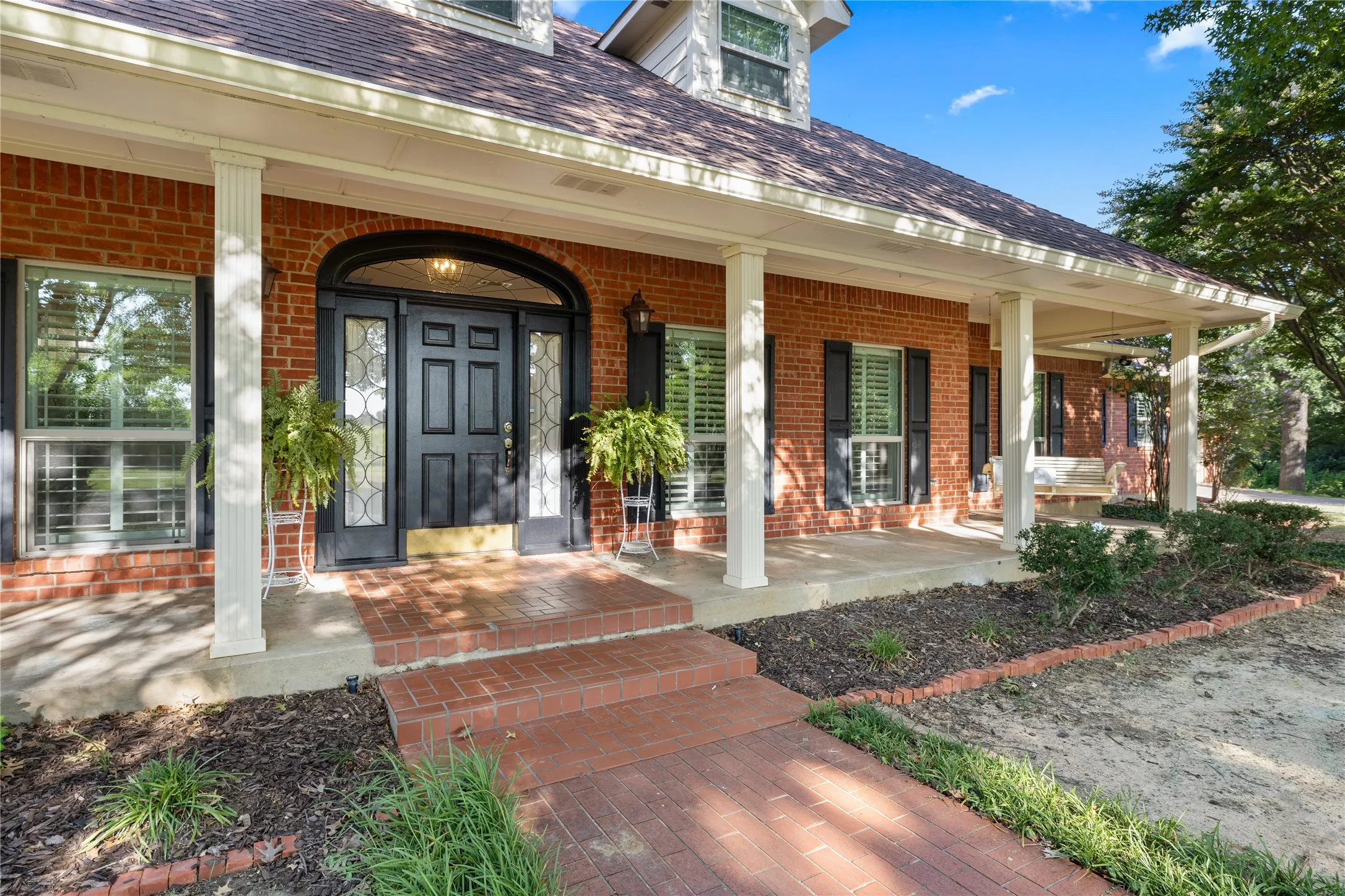 Single Family Residence For Sale in Cooke County , 200 County Road 2130, Gainesville, Texas 76240, 4 Bedrooms, 3 Bathrooms, 3 Garage spaces, 3,695 Sqft, built in 1998, Price $1,350,000, mls#21333097, Real Estate Agent in Gainesville, Homes For Sale in Cooke county, Homes For Sale in Gainesville, Realtor in Gainesville Texas, Real Estate Brokerage Independent Realty Texas, Luminita Cordes Realtor