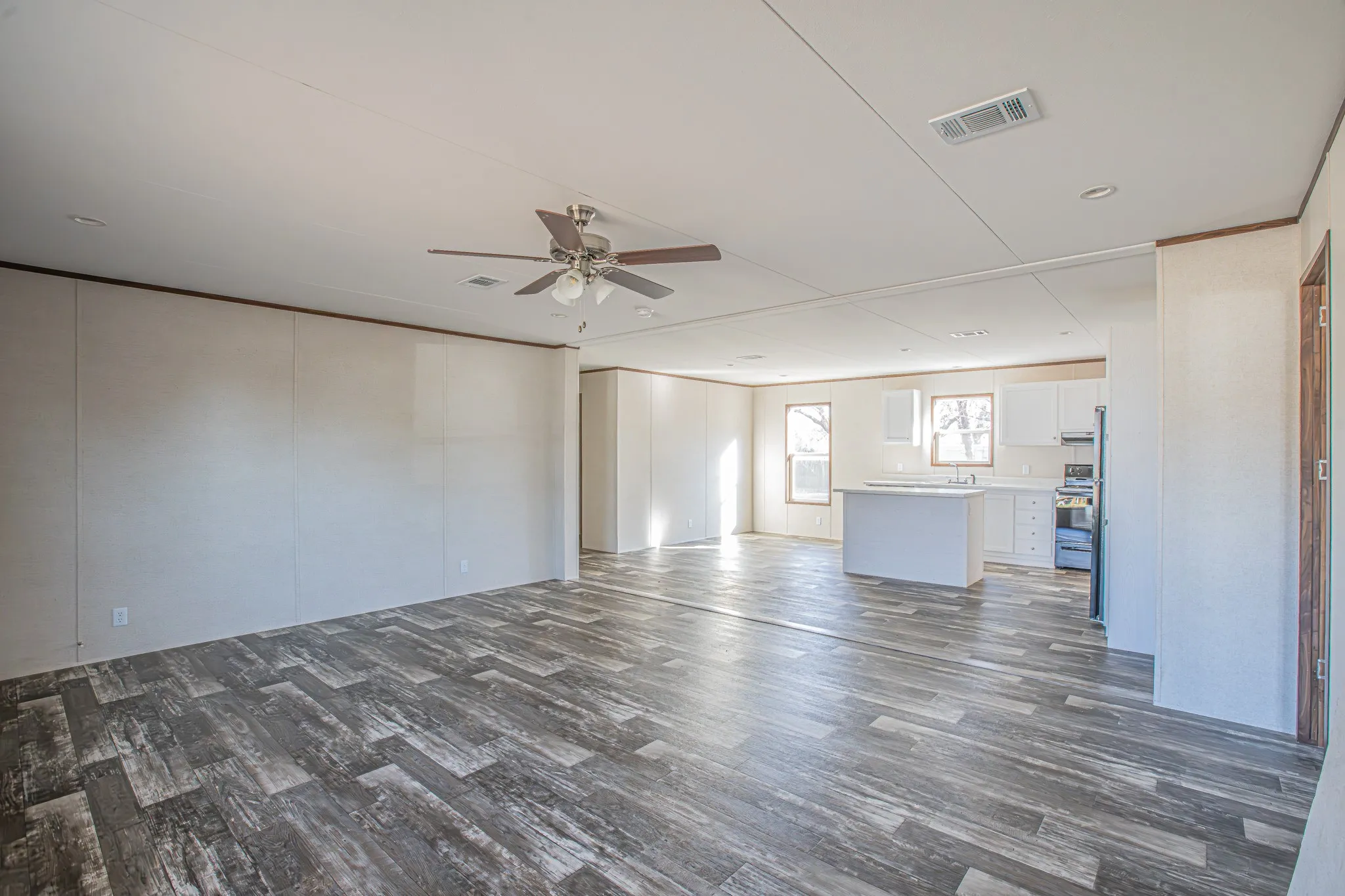 Mobile Home For Sale in Parker County , 101 Kelly Court, Azle, Texas 76020, 4 Bedroom, 2 Bathroom, Garage spaces, 1,680 Sqft, built in 2024, mls#21342813, Real Estate Agent in Azle, Homes For Sale in Parker county, Homes For Sale in Azle, Realtor in Azle Texas, Real Estate Brokerage Independent Realty Texas, Luminita Cordes Realtor