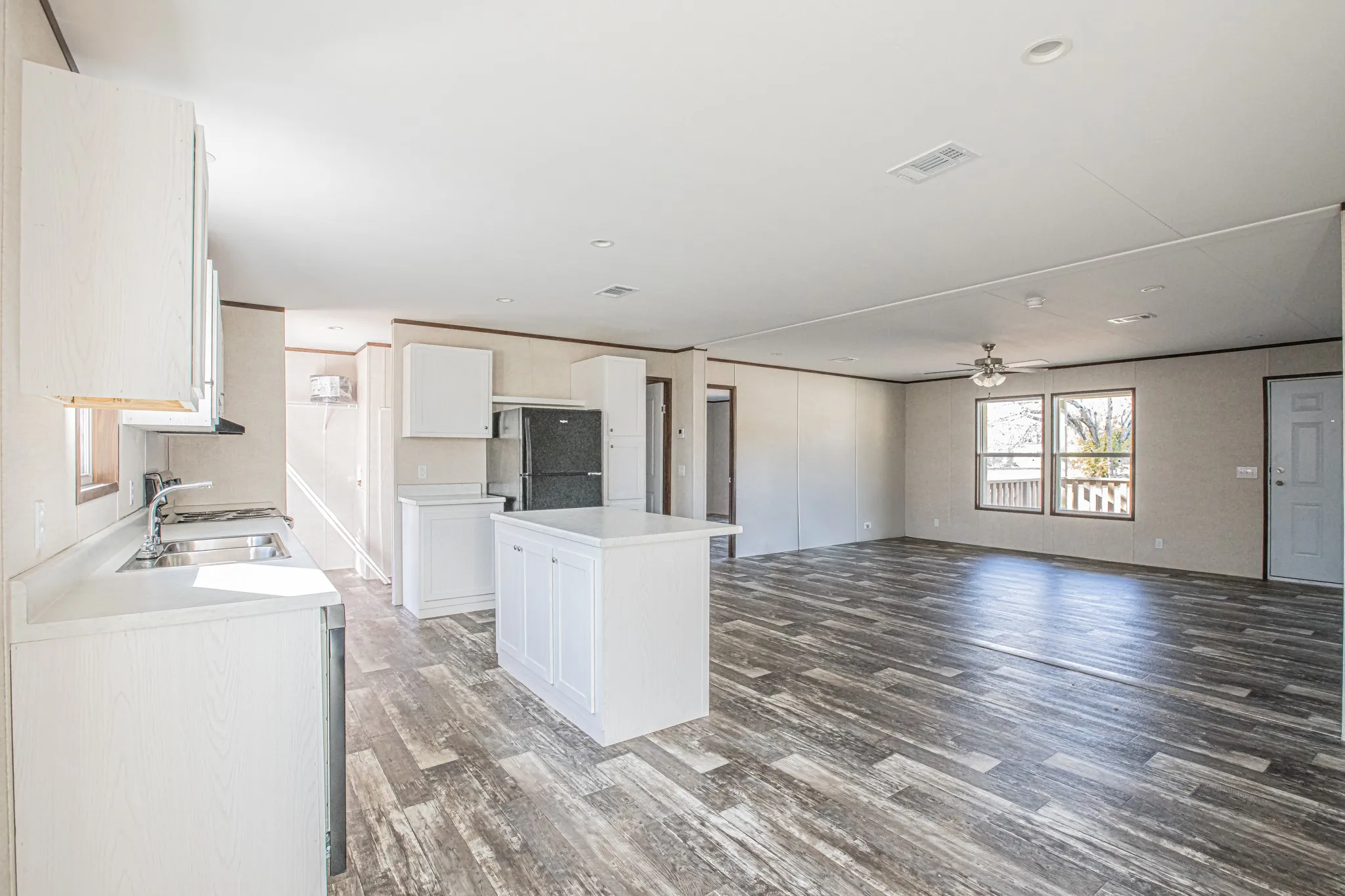 Mobile Home For Sale in Parker County , 101 Kelly Court, Azle, Texas 76020, 4 Bedroom, 2 Bathroom, Garage spaces, 1,680 Sqft, built in 2024, mls#21342813, Real Estate Agent in Azle, Homes For Sale in Parker county, Homes For Sale in Azle, Realtor in Azle Texas, Real Estate Brokerage Independent Realty Texas, Luminita Cordes Realtor