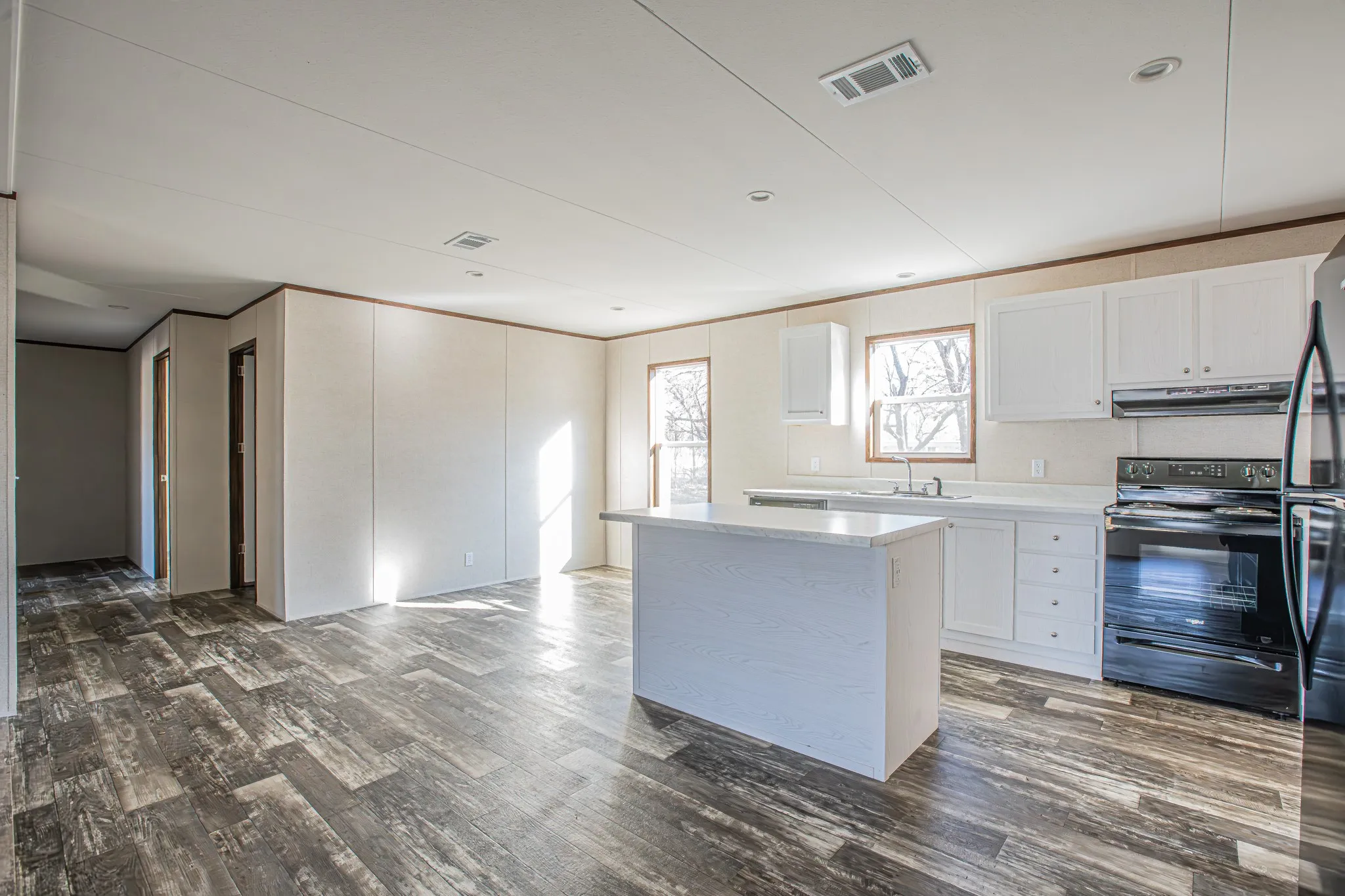 Mobile Home For Sale in Parker County , 101 Kelly Court, Azle, Texas 76020, 4 Bedroom, 2 Bathroom, Garage spaces, 1,680 Sqft, built in 2024, mls#21342813, Real Estate Agent in Azle, Homes For Sale in Parker county, Homes For Sale in Azle, Realtor in Azle Texas, Real Estate Brokerage Independent Realty Texas, Luminita Cordes Realtor