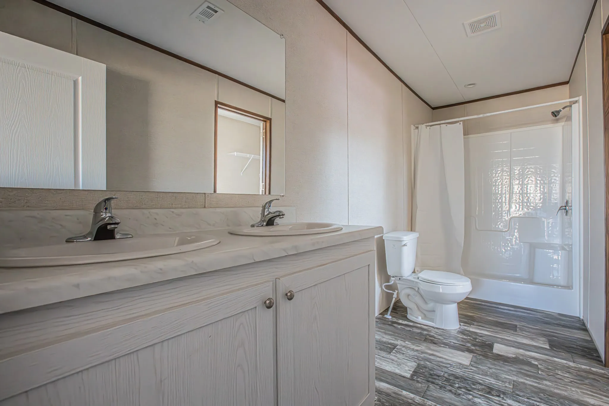 Mobile Home For Sale in Parker County , 101 Kelly Court, Azle, Texas 76020, 4 Bedroom, 2 Bathroom, Garage spaces, 1,680 Sqft, built in 2024, mls#21342813, Real Estate Agent in Azle, Homes For Sale in Parker county, Homes For Sale in Azle, Realtor in Azle Texas, Real Estate Brokerage Independent Realty Texas, Luminita Cordes Realtor