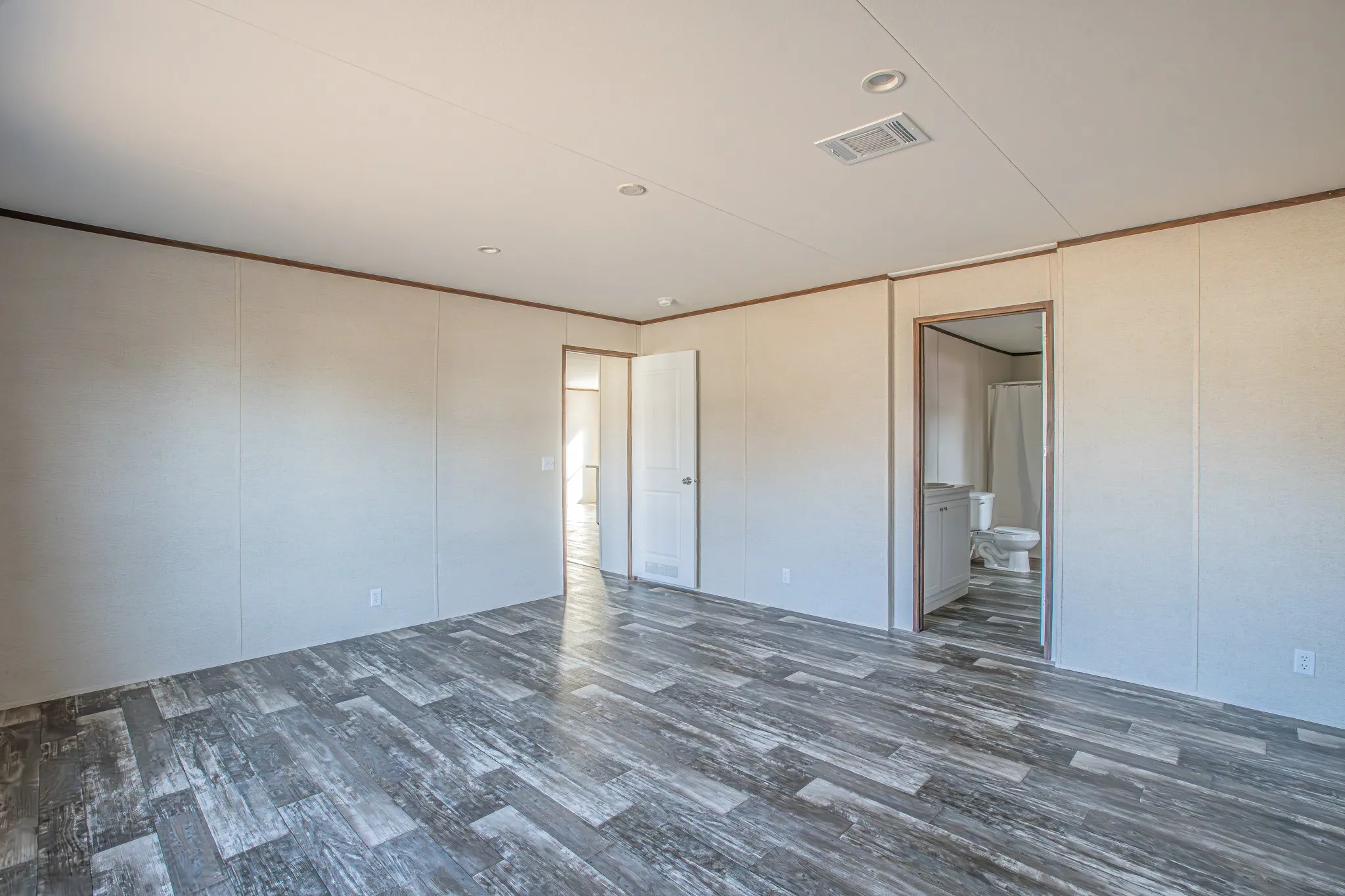 Mobile Home For Sale in Parker County , 101 Kelly Court, Azle, Texas 76020, 4 Bedroom, 2 Bathroom, Garage spaces, 1,680 Sqft, built in 2024, mls#21342813, Real Estate Agent in Azle, Homes For Sale in Parker county, Homes For Sale in Azle, Realtor in Azle Texas, Real Estate Brokerage Independent Realty Texas, Luminita Cordes Realtor