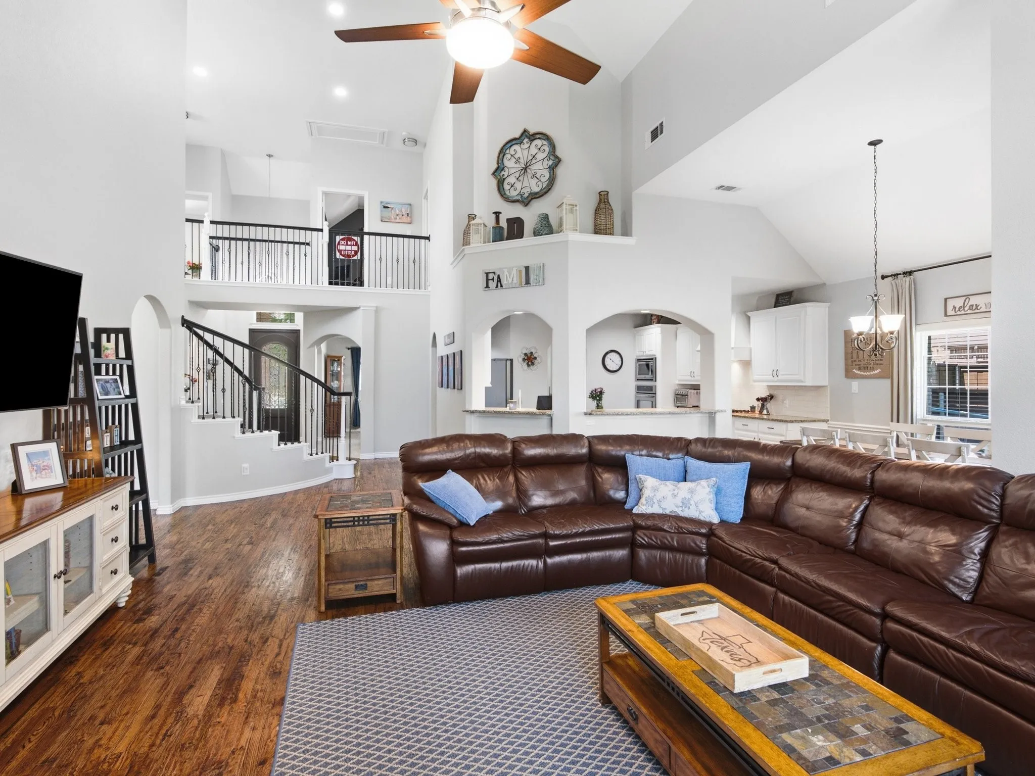 Single Family Residence For Sale in Collin County , 2101 Nocona Drive, Prosper, Texas 75078, 5 Bedroom, 4 Bathroom, 3 Garage spaces, 4,269 Sqft, built in 2013, mls#21344350, Real Estate Agent in Prosper, Homes For Sale in Collin county, Homes For Sale in Prosper, Realtor in Prosper Texas, Real Estate Brokerage Independent Realty Texas, Luminita Cordes Realtor