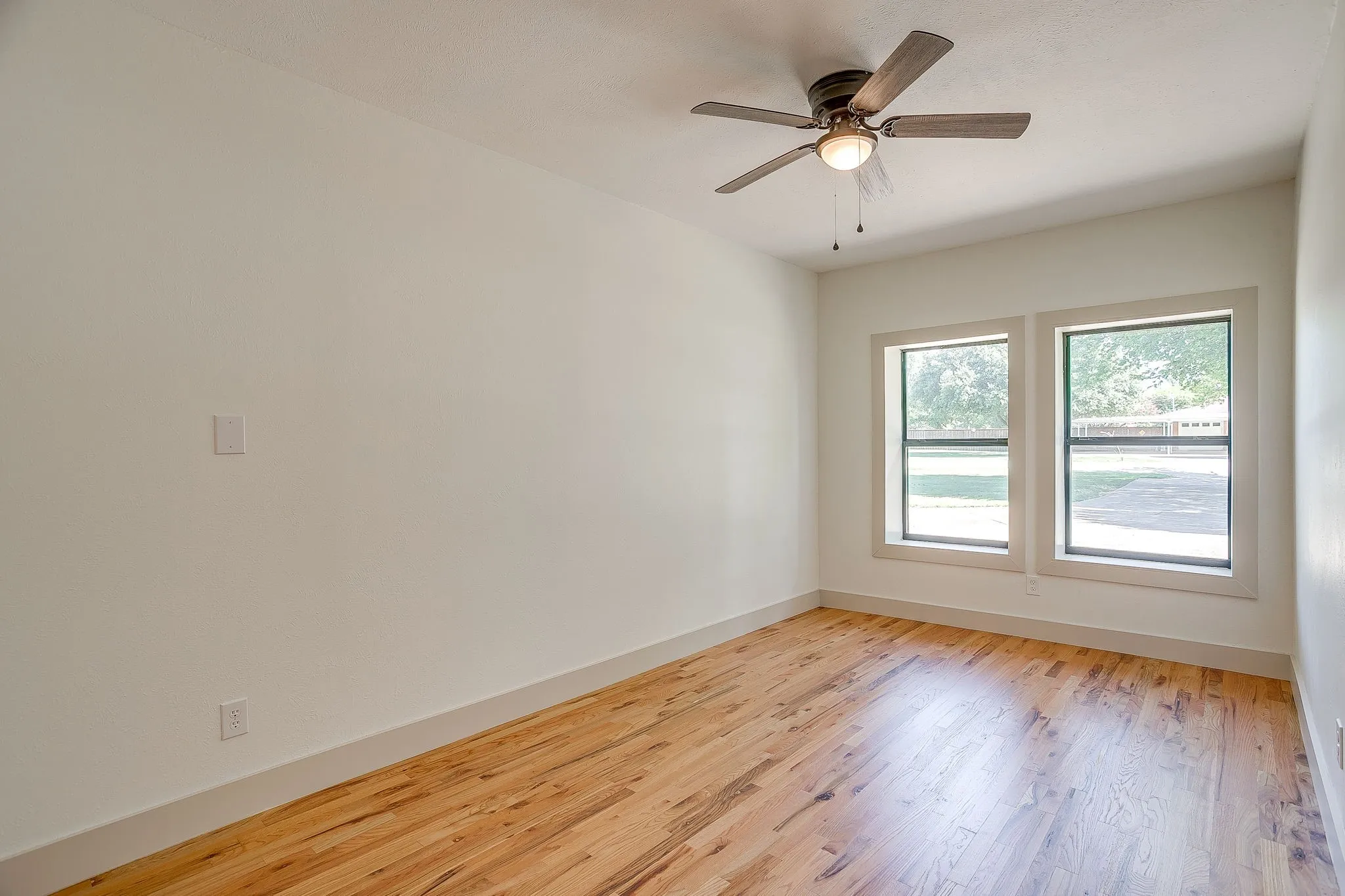 Single Family Residence For Sale in Tarrant County , 6301 Greenfield Road, Fort Worth, Texas 76135, 4 Bedroom, 2 Bathroom, Garage spaces, 2,539 Sqft, built in 1954, mls#21342424, Real Estate Agent in Fort Worth, Homes For Sale in Tarrant county, Homes For Sale in Fort Worth, Realtor in Fort Worth Texas, Real Estate Brokerage Independent Realty Texas, Luminita Cordes Realtor