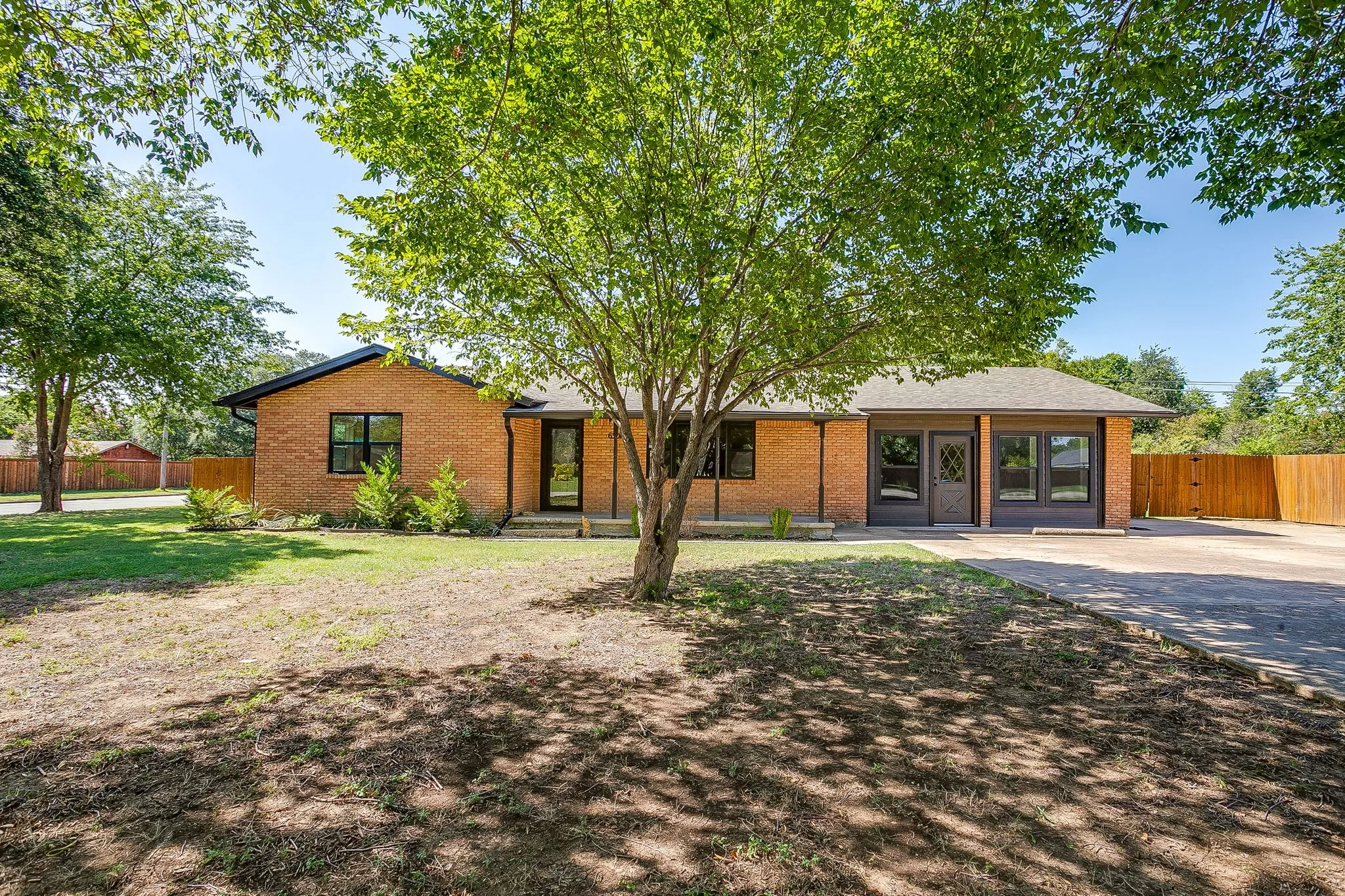 Single Family Residence For Sale in Tarrant County , 6301 Greenfield Road, Fort Worth, Texas 76135, 4 Bedroom, 2 Bathroom, Garage spaces, 2,539 Sqft, built in 1954, mls#21342424, Real Estate Agent in Fort Worth, Homes For Sale in Tarrant county, Homes For Sale in Fort Worth, Realtor in Fort Worth Texas, Real Estate Brokerage Independent Realty Texas, Luminita Cordes Realtor