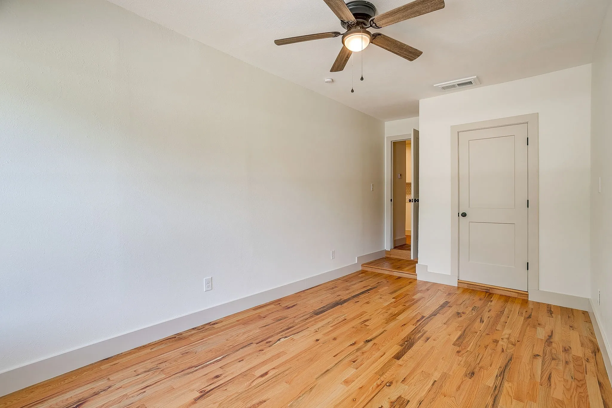 Single Family Residence For Sale in Tarrant County , 6301 Greenfield Road, Fort Worth, Texas 76135, 4 Bedroom, 2 Bathroom, Garage spaces, 2,539 Sqft, built in 1954, mls#21342424, Real Estate Agent in Fort Worth, Homes For Sale in Tarrant county, Homes For Sale in Fort Worth, Realtor in Fort Worth Texas, Real Estate Brokerage Independent Realty Texas, Luminita Cordes Realtor