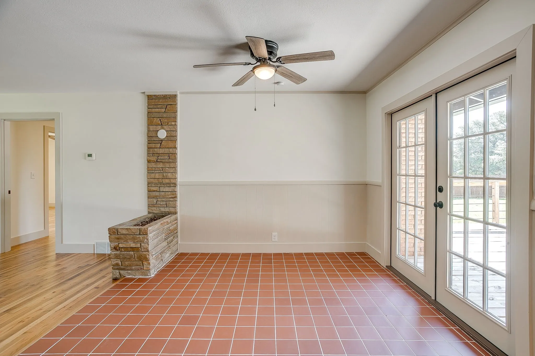 Single Family Residence For Sale in Tarrant County , 6301 Greenfield Road, Fort Worth, Texas 76135, 4 Bedroom, 2 Bathroom, Garage spaces, 2,539 Sqft, built in 1954, mls#21342424, Real Estate Agent in Fort Worth, Homes For Sale in Tarrant county, Homes For Sale in Fort Worth, Realtor in Fort Worth Texas, Real Estate Brokerage Independent Realty Texas, Luminita Cordes Realtor