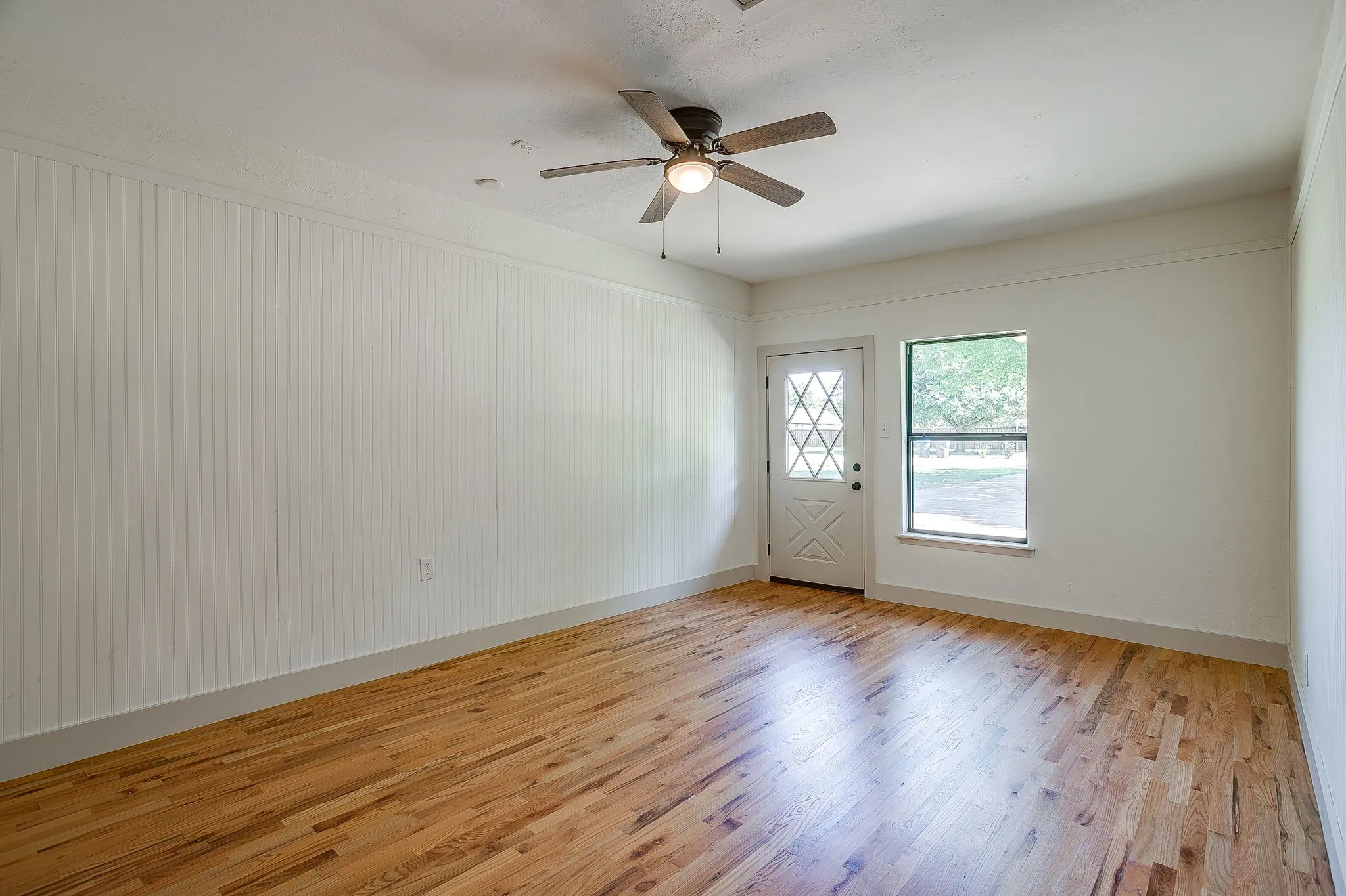 Single Family Residence For Sale in Tarrant County , 6301 Greenfield Road, Fort Worth, Texas 76135, 4 Bedroom, 2 Bathroom, Garage spaces, 2,539 Sqft, built in 1954, mls#21342424, Real Estate Agent in Fort Worth, Homes For Sale in Tarrant county, Homes For Sale in Fort Worth, Realtor in Fort Worth Texas, Real Estate Brokerage Independent Realty Texas, Luminita Cordes Realtor