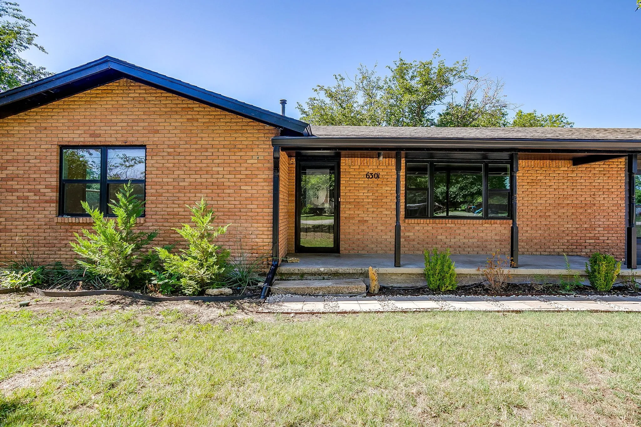 Single Family Residence For Sale in Tarrant County , 6301 Greenfield Road, Fort Worth, Texas 76135, 4 Bedroom, 2 Bathroom, Garage spaces, 2,539 Sqft, built in 1954, mls#21342424, Real Estate Agent in Fort Worth, Homes For Sale in Tarrant county, Homes For Sale in Fort Worth, Realtor in Fort Worth Texas, Real Estate Brokerage Independent Realty Texas, Luminita Cordes Realtor