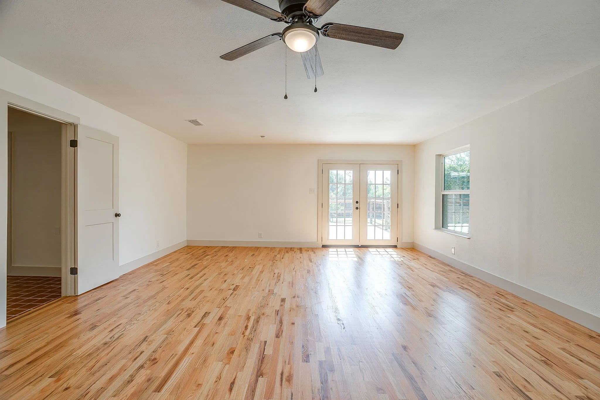 Single Family Residence For Sale in Tarrant County , 6301 Greenfield Road, Fort Worth, Texas 76135, 4 Bedroom, 2 Bathroom, Garage spaces, 2,539 Sqft, built in 1954, mls#21342424, Real Estate Agent in Fort Worth, Homes For Sale in Tarrant county, Homes For Sale in Fort Worth, Realtor in Fort Worth Texas, Real Estate Brokerage Independent Realty Texas, Luminita Cordes Realtor