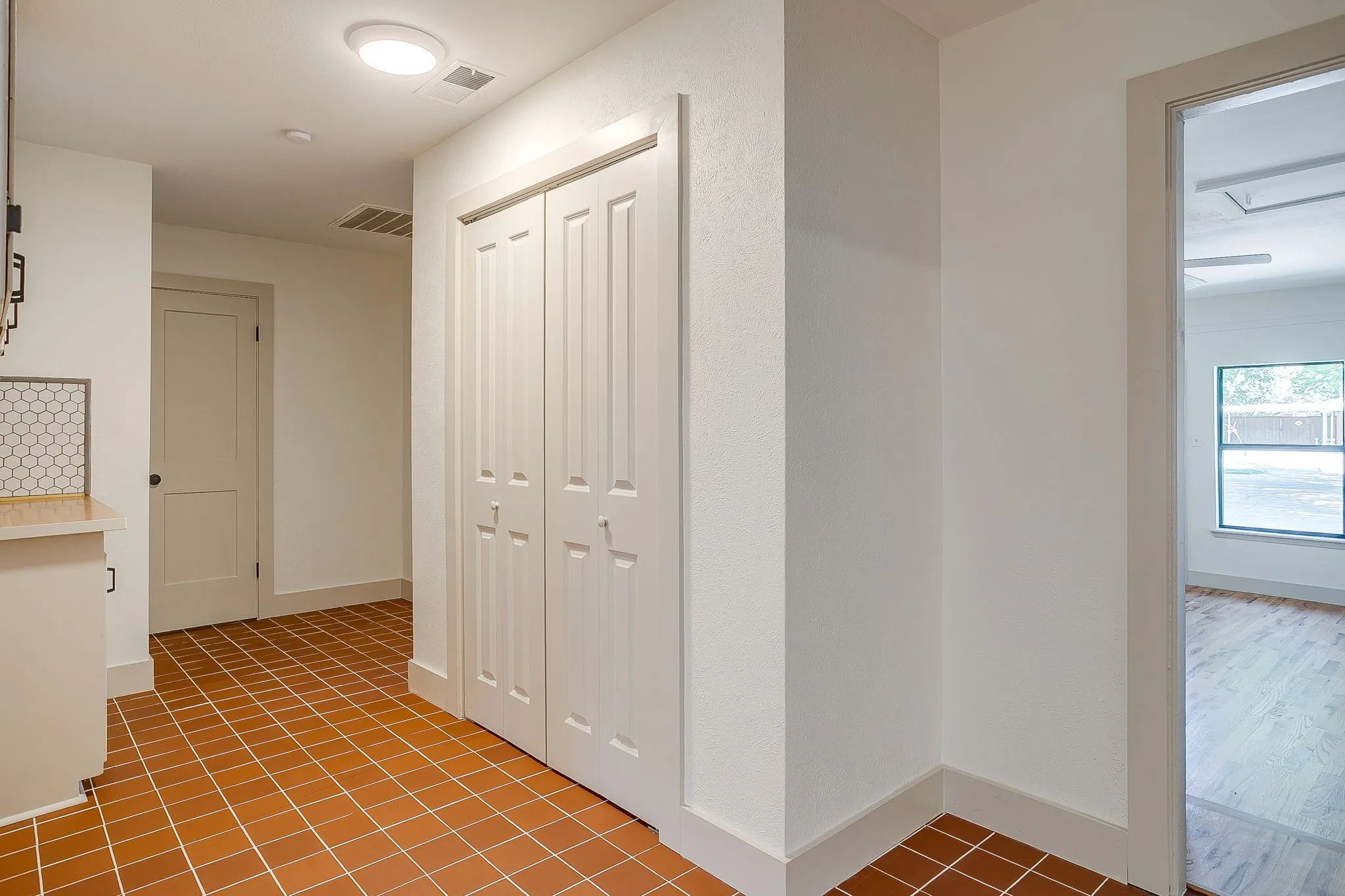 Single Family Residence For Sale in Tarrant County , 6301 Greenfield Road, Fort Worth, Texas 76135, 4 Bedroom, 2 Bathroom, Garage spaces, 2,539 Sqft, built in 1954, mls#21342424, Real Estate Agent in Fort Worth, Homes For Sale in Tarrant county, Homes For Sale in Fort Worth, Realtor in Fort Worth Texas, Real Estate Brokerage Independent Realty Texas, Luminita Cordes Realtor
