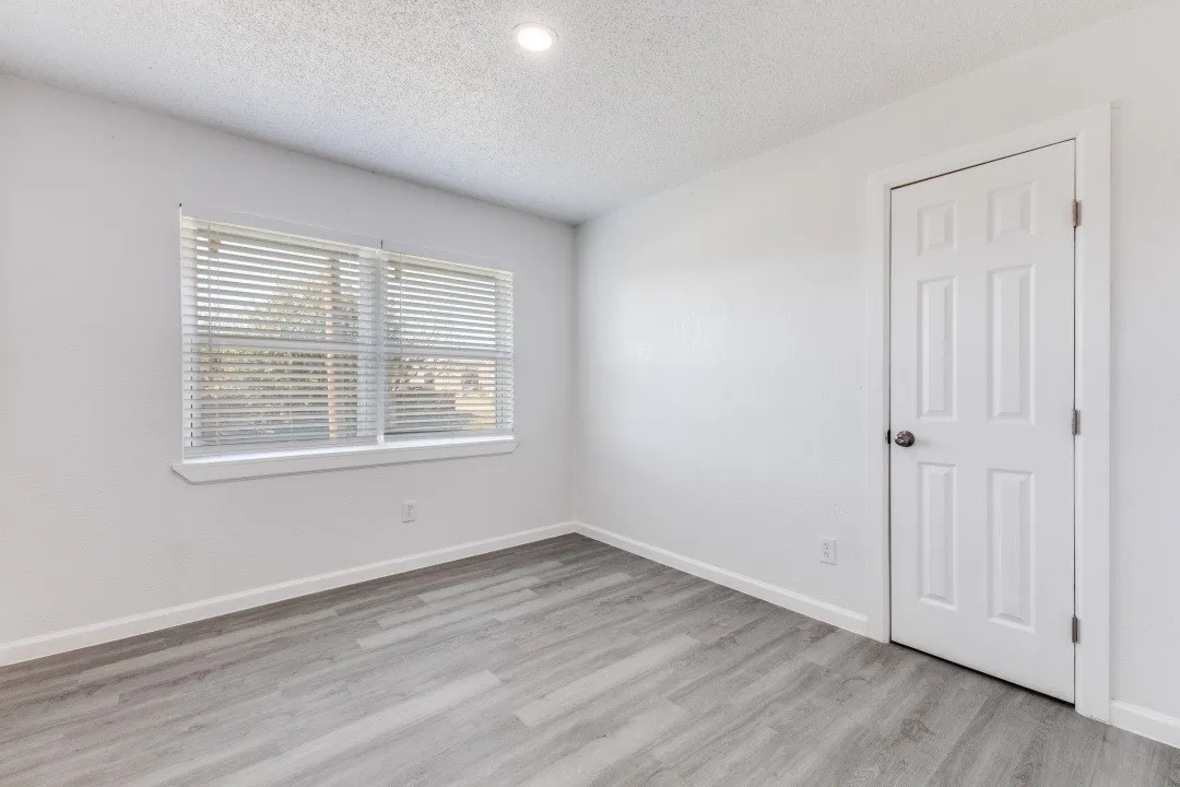 Single Family Residence For Sale in Dallas County , 12900 Quail Drive, Balch Springs, Texas 75180, 3 Bedroom, 3 Bathroom, Garage spaces, 1,312 Sqft, built in 1958, mls#21345210, Real Estate Agent in Balch Springs, Homes For Sale in Dallas county, Homes For Sale in Balch Springs, Realtor in Balch Springs Texas, Real Estate Brokerage Independent Realty Texas, Luminita Cordes Realtor