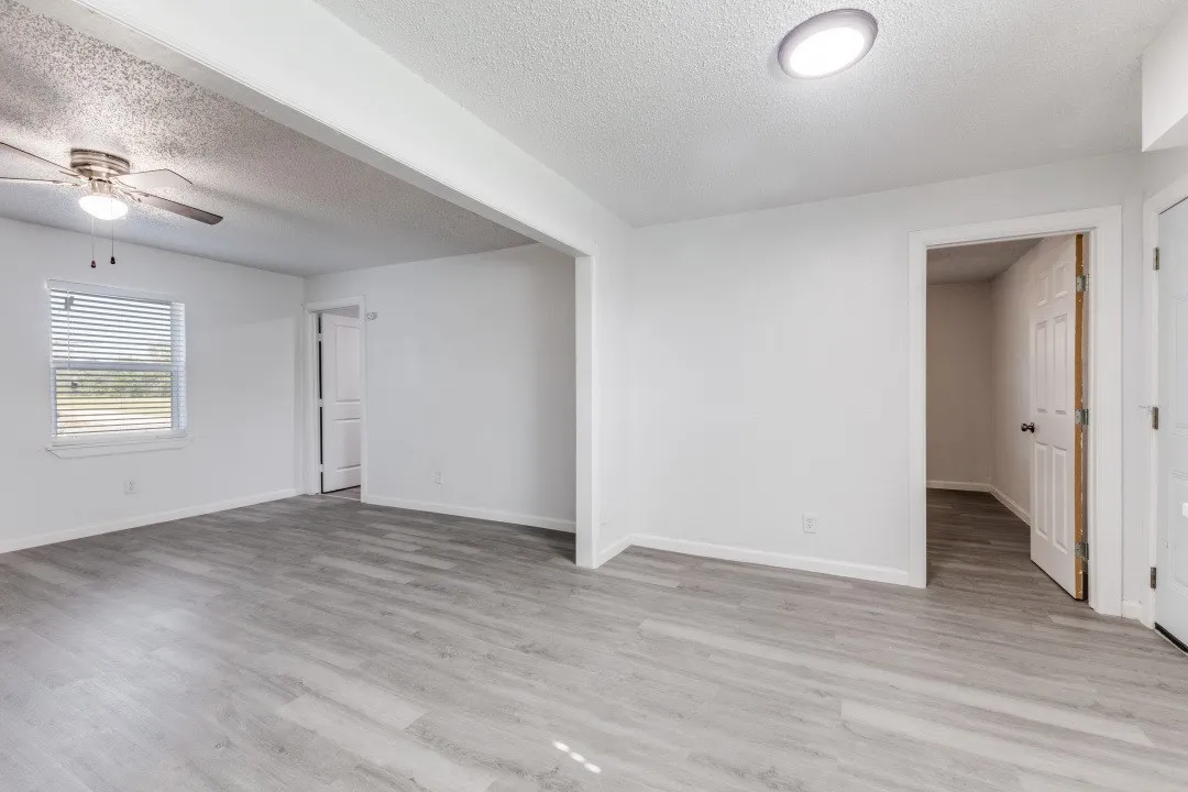 Single Family Residence For Sale in Dallas County , 12900 Quail Drive, Balch Springs, Texas 75180, 3 Bedroom, 3 Bathroom, Garage spaces, 1,312 Sqft, built in 1958, mls#21345210, Real Estate Agent in Balch Springs, Homes For Sale in Dallas county, Homes For Sale in Balch Springs, Realtor in Balch Springs Texas, Real Estate Brokerage Independent Realty Texas, Luminita Cordes Realtor