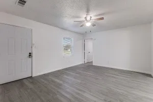 Single Family Residence For Sale in Dallas County , 12900 Quail Drive, Balch Springs, Texas 75180, 3 Bedroom, 3 Bathroom, Garage spaces, 1,312 Sqft, built in 1958, mls#21345210, Real Estate Agent in Balch Springs, Homes For Sale in Dallas county, Homes For Sale in Balch Springs, Realtor in Balch Springs Texas, Real Estate Brokerage Independent Realty Texas, Luminita Cordes Realtor