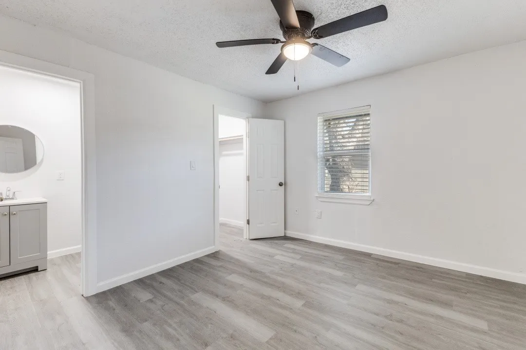 Single Family Residence For Sale in Dallas County , 12900 Quail Drive, Balch Springs, Texas 75180, 3 Bedroom, 3 Bathroom, Garage spaces, 1,312 Sqft, built in 1958, mls#21345210, Real Estate Agent in Balch Springs, Homes For Sale in Dallas county, Homes For Sale in Balch Springs, Realtor in Balch Springs Texas, Real Estate Brokerage Independent Realty Texas, Luminita Cordes Realtor