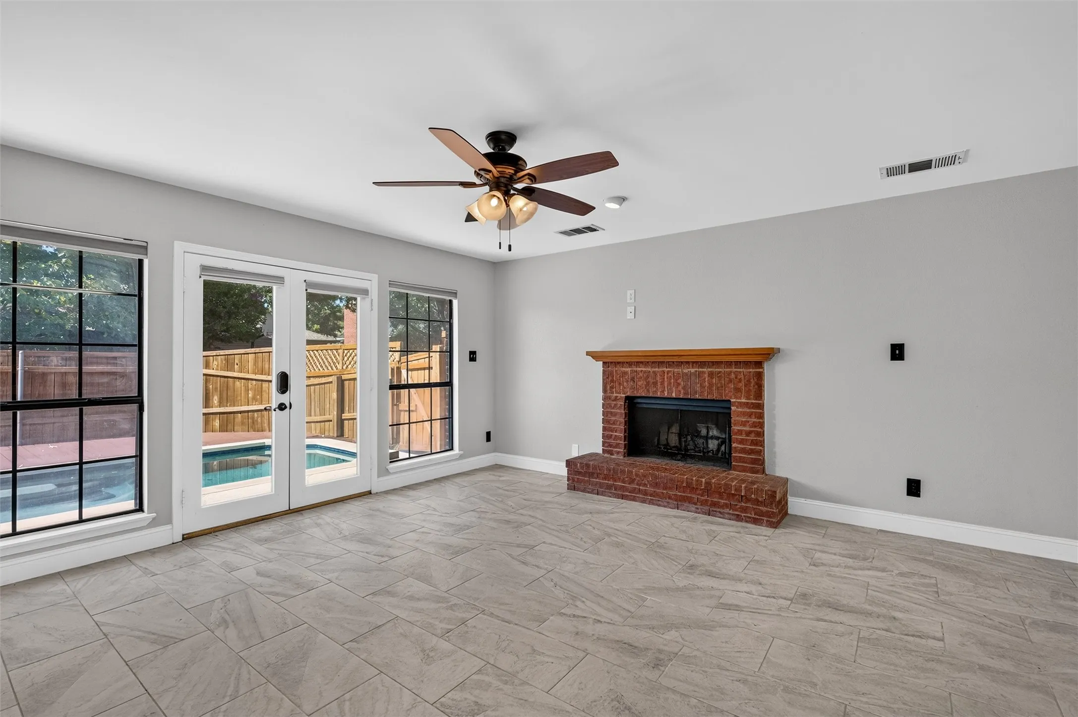 Single Family Residence For Sale in Denton County , 978 Downey Drive, Lewisville, Texas 75067, 3 Bedroom, 2 Bathroom, 2 Garage spaces, 1,935 Sqft, built in 1986, mls#21339739, Real Estate Agent in Lewisville, Homes For Sale in Denton county, Homes For Sale in Lewisville, Realtor in Lewisville Texas, Real Estate Brokerage Independent Realty Texas, Luminita Cordes Realtor