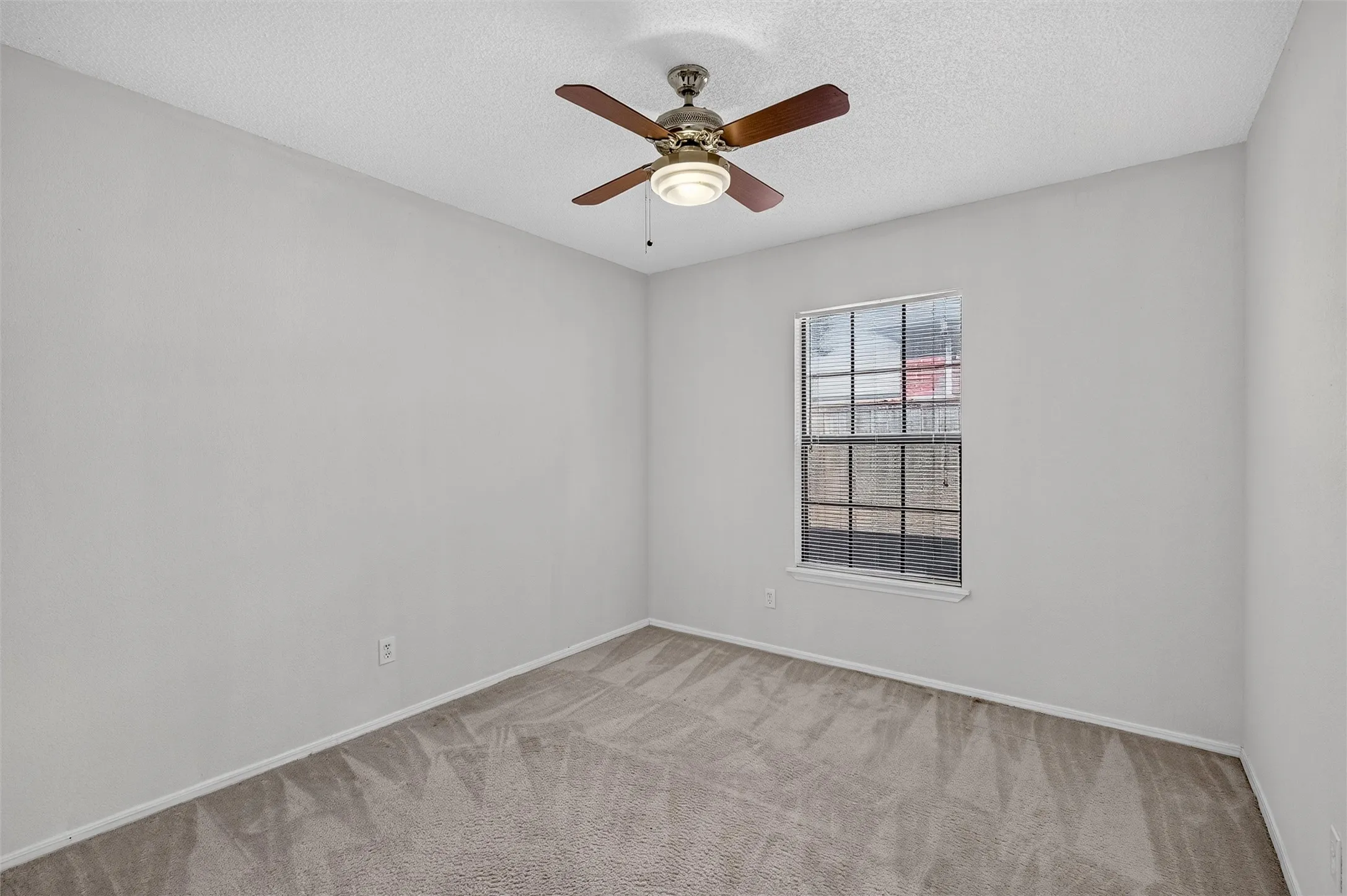 Single Family Residence For Sale in Denton County , 978 Downey Drive, Lewisville, Texas 75067, 3 Bedroom, 2 Bathroom, 2 Garage spaces, 1,935 Sqft, built in 1986, mls#21339739, Real Estate Agent in Lewisville, Homes For Sale in Denton county, Homes For Sale in Lewisville, Realtor in Lewisville Texas, Real Estate Brokerage Independent Realty Texas, Luminita Cordes Realtor