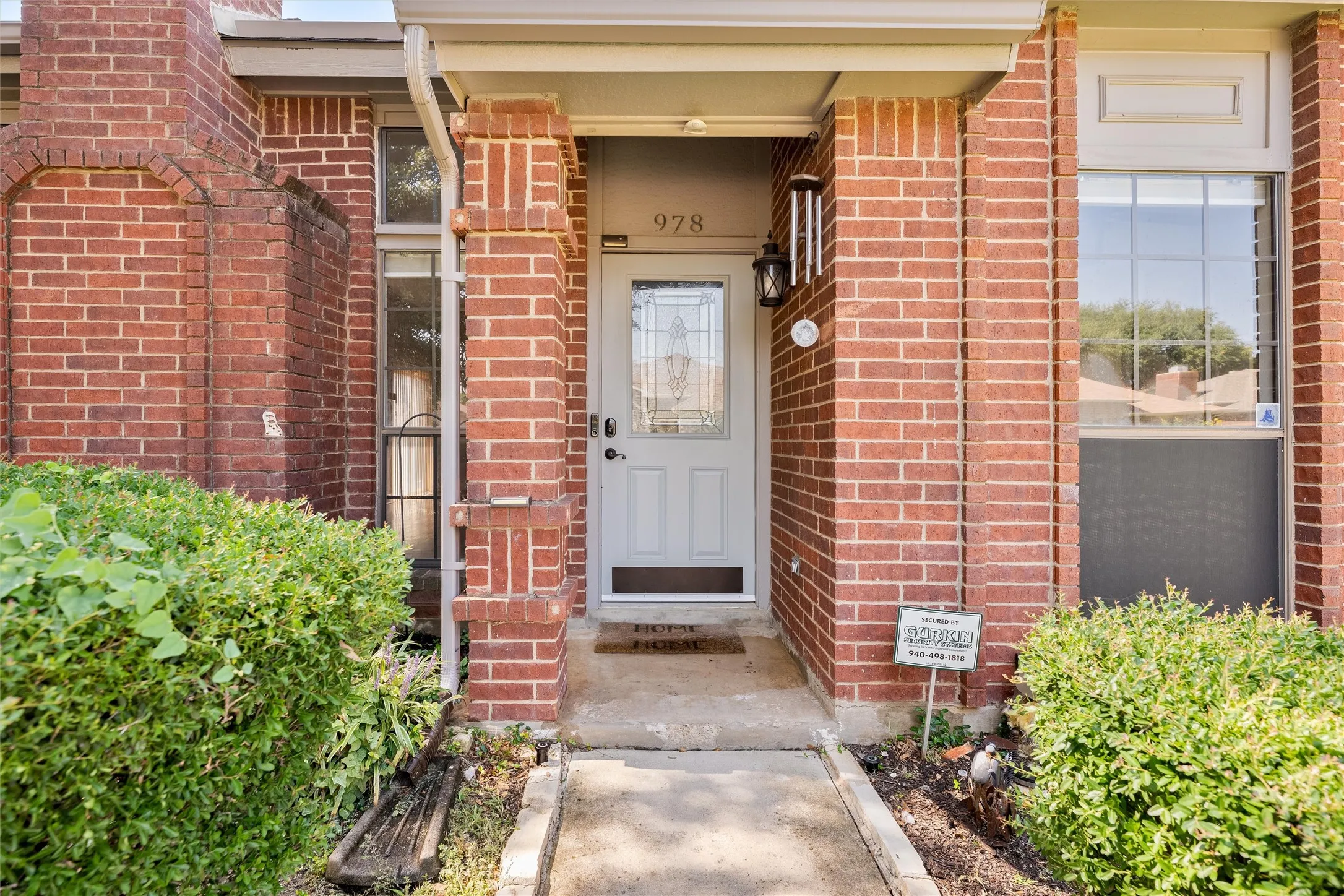 Single Family Residence For Sale in Denton County , 978 Downey Drive, Lewisville, Texas 75067, 3 Bedroom, 2 Bathroom, 2 Garage spaces, 1,935 Sqft, built in 1986, mls#21339739, Real Estate Agent in Lewisville, Homes For Sale in Denton county, Homes For Sale in Lewisville, Realtor in Lewisville Texas, Real Estate Brokerage Independent Realty Texas, Luminita Cordes Realtor