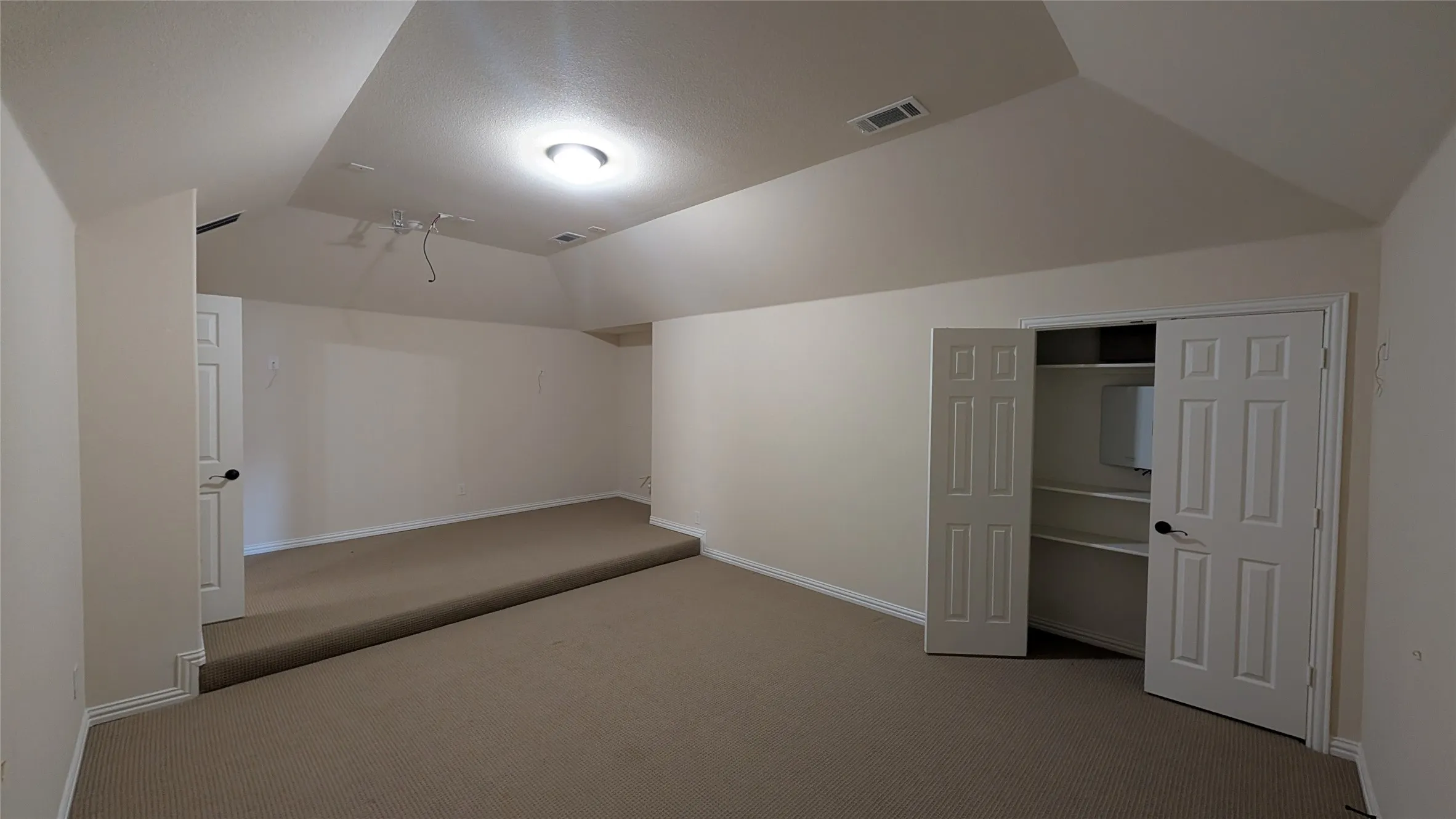 Single Family Residence For Rent in Collin County , 12461 Bridgeport Drive, Frisco, Texas 75035, 5 Bedroom, 4 Bathroom, 2 Garage spaces, 4,604 Sqft, built in 2016, Price $4,100, mls#21344800, Real Estate Agent in Frisco, Homes For Rent in Collin county, Homes For Rent in Frisco, Realtor in Frisco Texas, Real Estate Brokerage Independent Realty Texas, Luminita Cordes Realtor