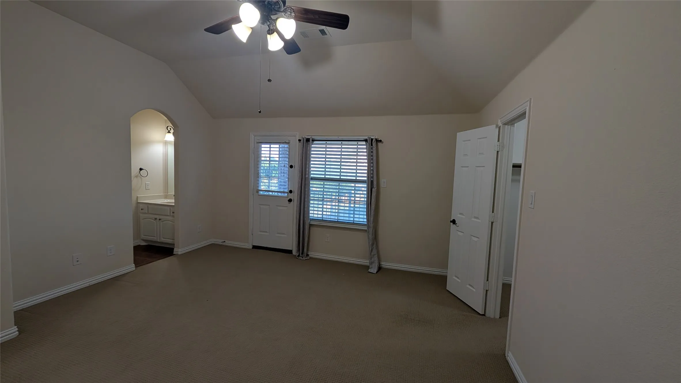 Single Family Residence For Rent in Collin County , 12461 Bridgeport Drive, Frisco, Texas 75035, 5 Bedroom, 4 Bathroom, 2 Garage spaces, 4,604 Sqft, built in 2016, Price $4,100, mls#21344800, Real Estate Agent in Frisco, Homes For Rent in Collin county, Homes For Rent in Frisco, Realtor in Frisco Texas, Real Estate Brokerage Independent Realty Texas, Luminita Cordes Realtor