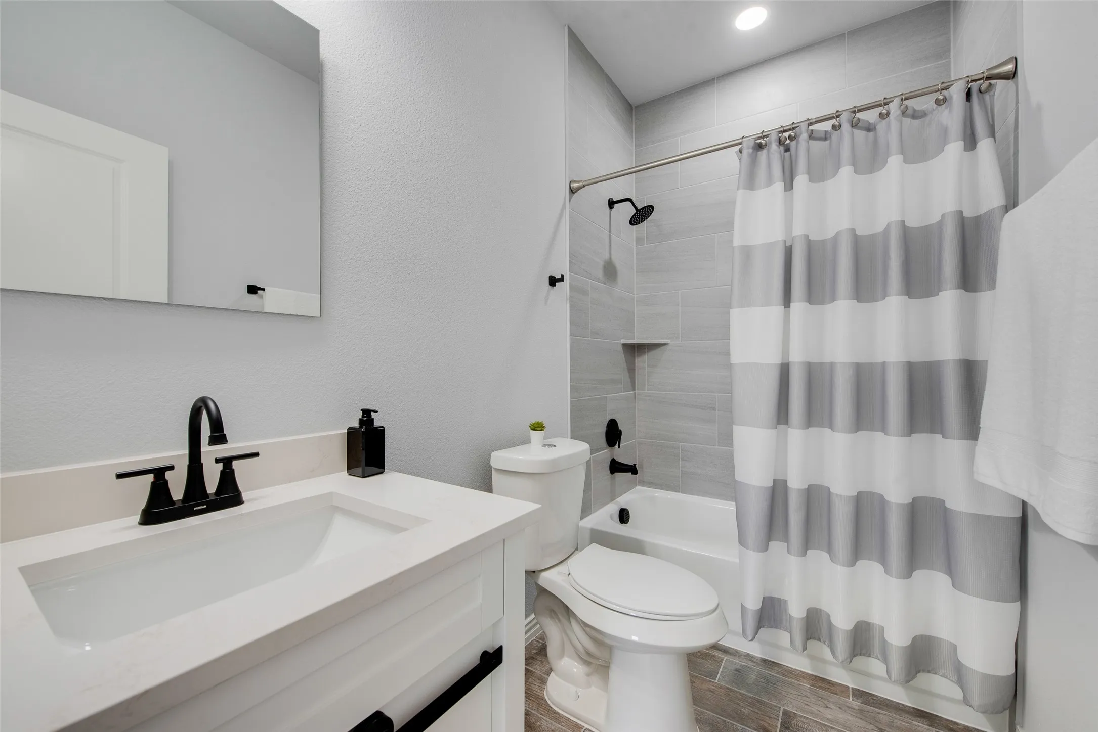 Single Family Residence For Sale in Dallas County , 4212 Balch Drive, Dallas, Texas 75216, 5 Bedroom, 3 Bathroom, 2 Garage spaces, 2,100 Sqft, built in 2026, mls#21343096, Real Estate Agent in Dallas, Homes For Sale in Dallas county, Homes For Sale in Dallas, Realtor in Dallas Texas, Real Estate Brokerage Independent Realty Texas, Luminita Cordes Realtor