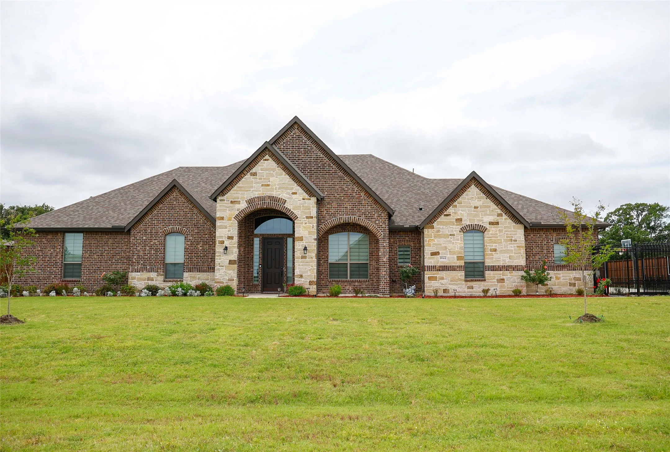 Single Family Residence For Sale in Kaufman County , 18144 Osage Lane, Terrell, Texas 75160, 4 Bedrooms, 3 Bathrooms, 3 Garage spaces, 3,215 Sqft, built in 2024, Price $729,000, mls#21345220, Real Estate Agent in Terrell, Homes For Sale in Kaufman county, Homes For Sale in Terrell, Realtor in Terrell Texas, Real Estate Brokerage Independent Realty Texas, Luminita Cordes Realtor
