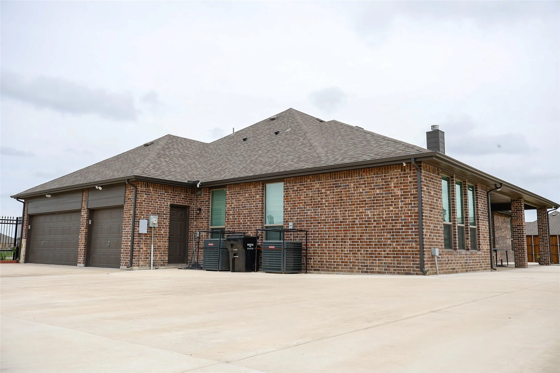 Single Family Residence For Sale in Kaufman County , 18144 Osage Lane, Terrell, Texas 75160, 4 Bedrooms, 3 Bathrooms, 3 Garage spaces, 3,215 Sqft, built in 2024, Price $729,000, mls#21345220, Real Estate Agent in Terrell, Homes For Sale in Kaufman county, Homes For Sale in Terrell, Realtor in Terrell Texas, Real Estate Brokerage Independent Realty Texas, Luminita Cordes Realtor